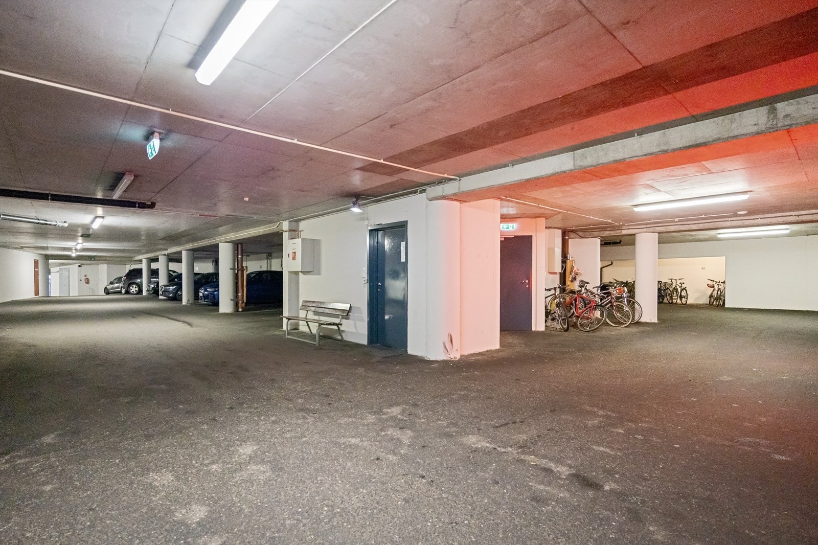 I garasjeanlegget er det også lagt opp til sykkelparkering. Galleribilde