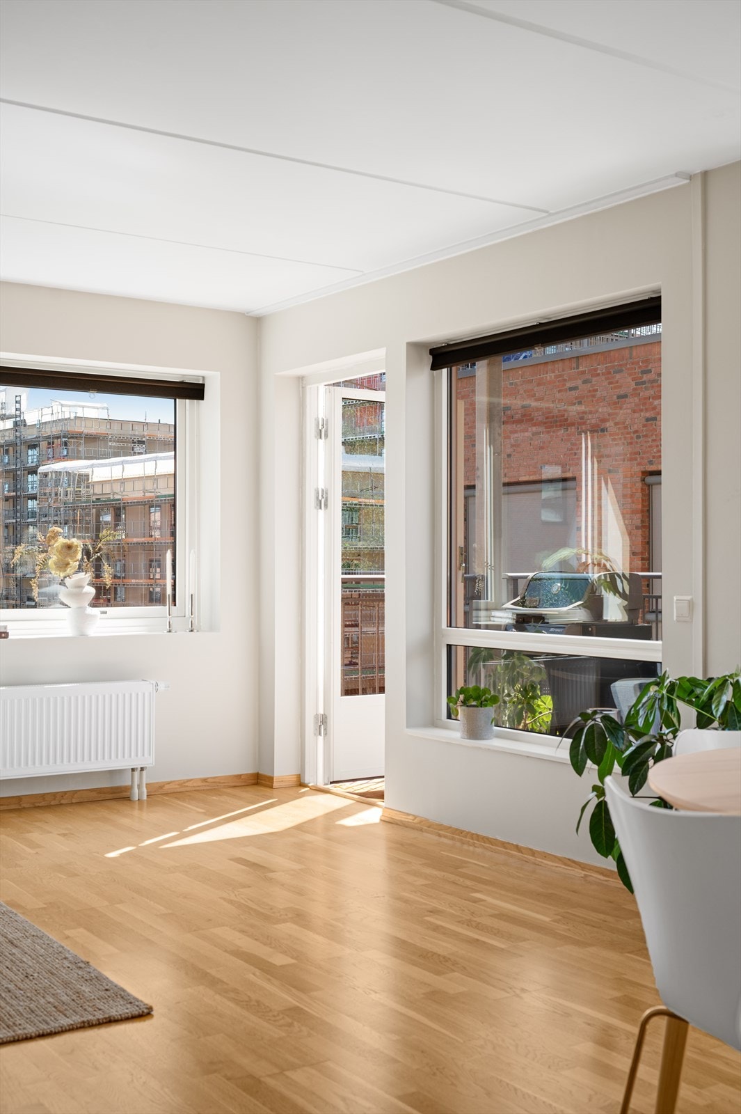 Fra stuen er det utgang til en flott balkong. Galleribilde