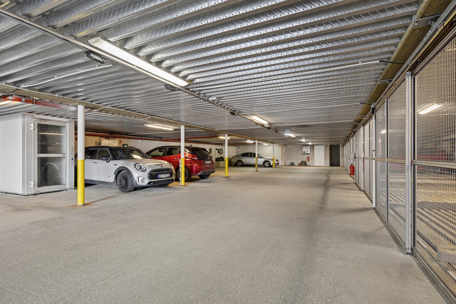Boligen har parkeringsplass i felles garasjeanlegg Galleribilde