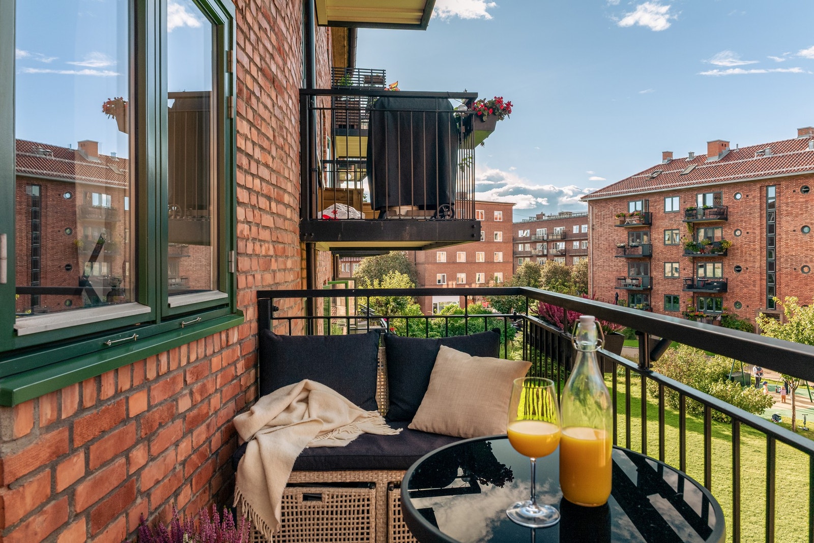 Selgers ord: Sene kvelder med noe godt i glasset eller på grillen i kveldssola på balkongen har vært helt uvurderlig, og vil bli massivt savnet. Galleribilde
