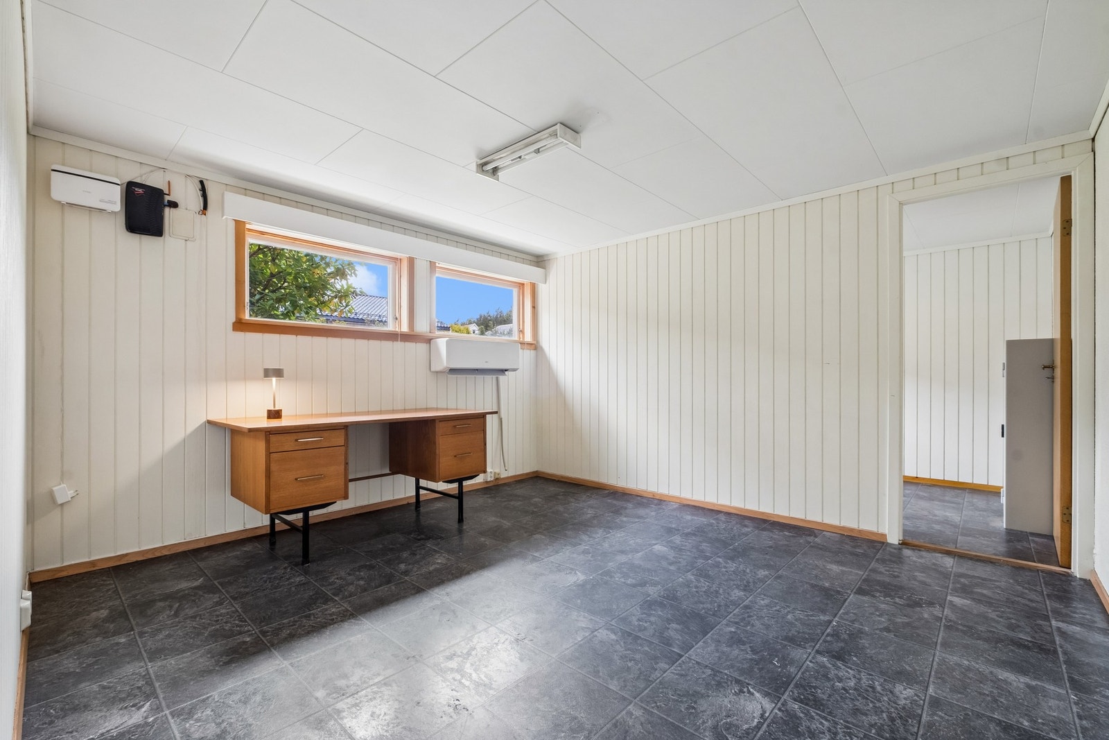 Romslig disponibelt rom som gir fleksibilitet for eksempelvis hobby, hjemmekontor eller oppbevaring. Galleribilde