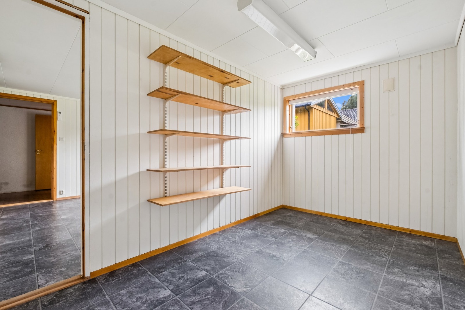 Bod/hobbyareal i underetasjen. Galleribilde