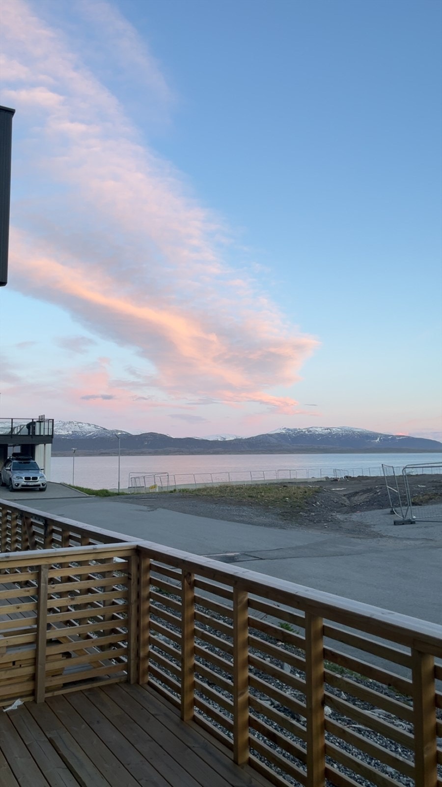 Nydelig utsikt mot kyststien og Saltenfjorden fra terrassen. ( privat bilde ) Galleribilde