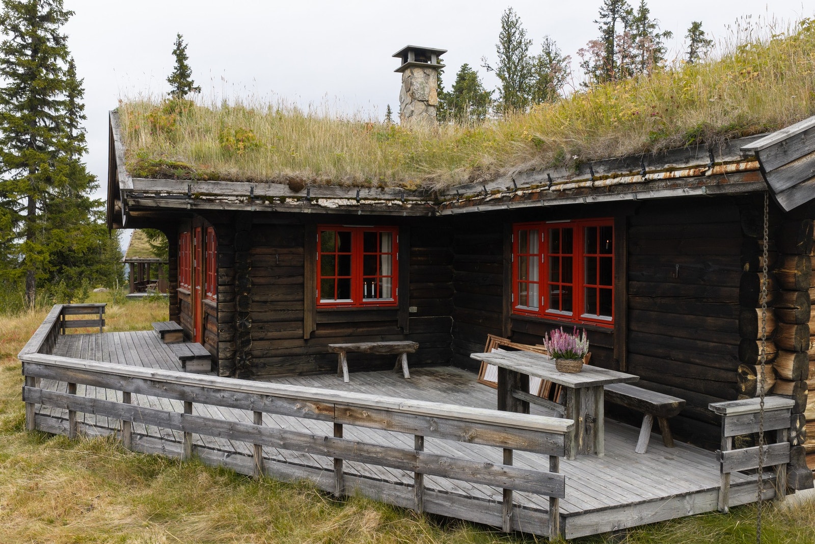 Terrassen gir god plass til utemøbler og hyggelige stunder utendørs på fine fjelldager. Galleribilde
