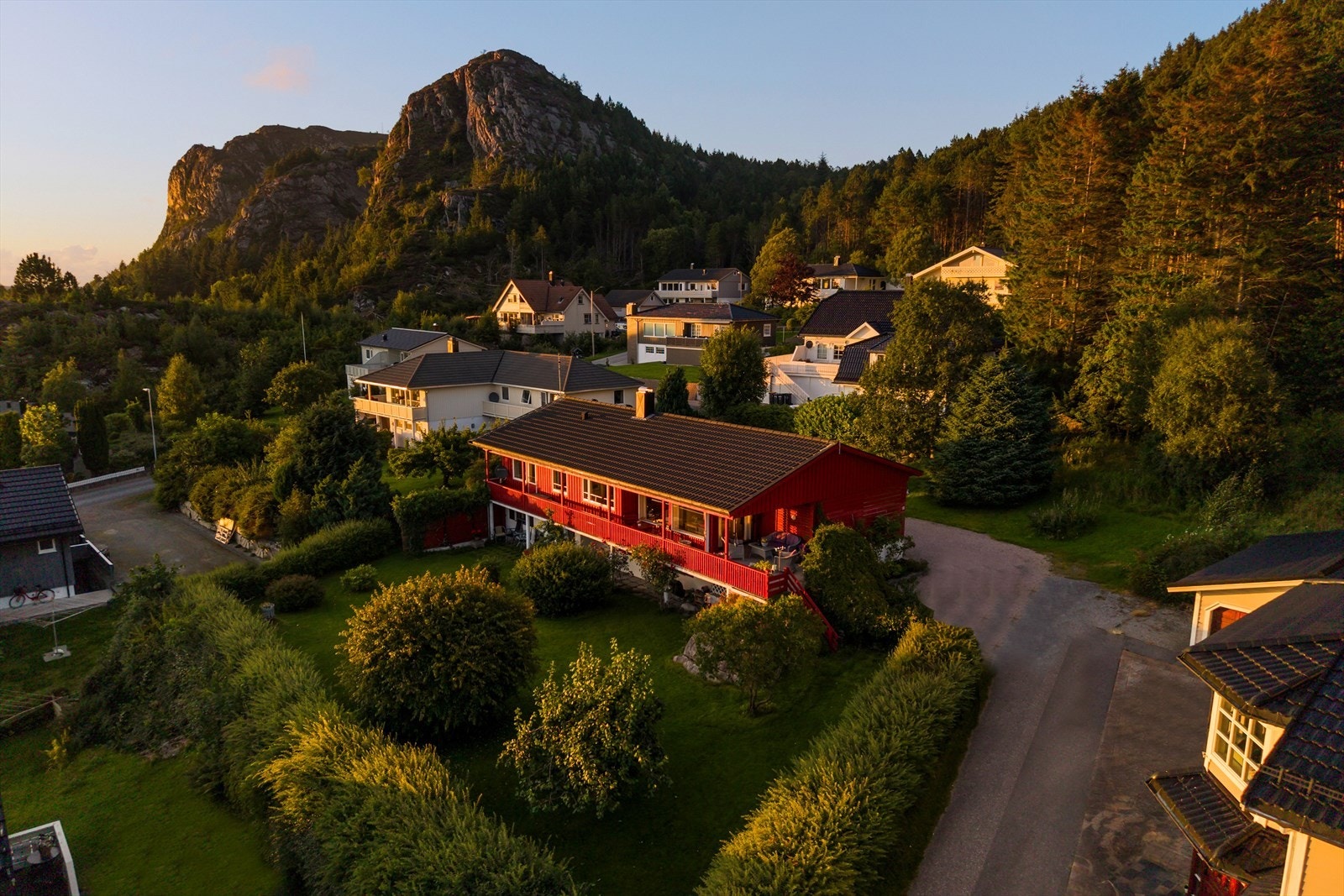Proaktiv Eiendomsmegling v/ Jon Kristian Valderhaug Røsok har gleden av å presentere Skjongskaret 33. Galleribilde