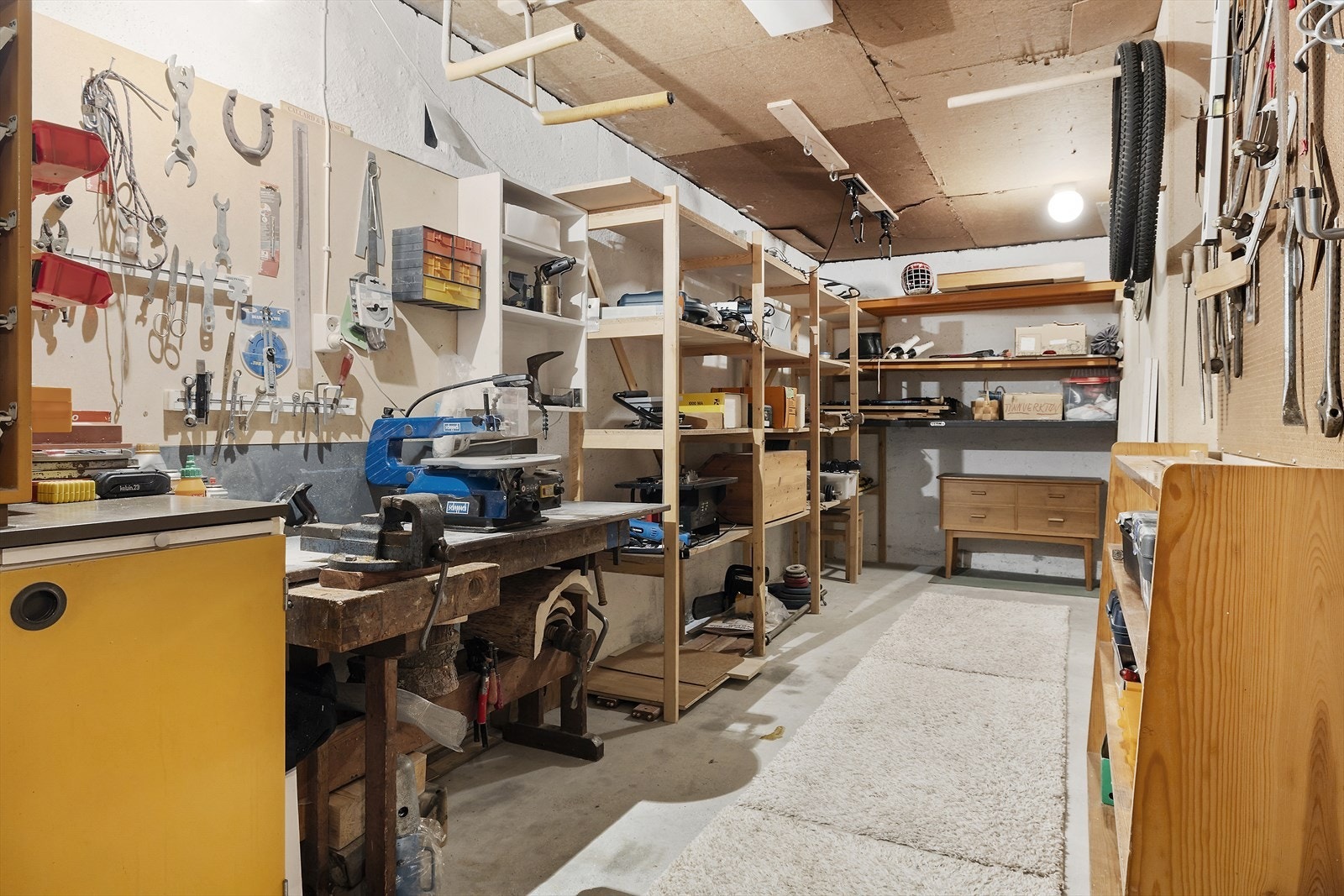 I kjelleren er det også et praktisk verksted. Galleribilde