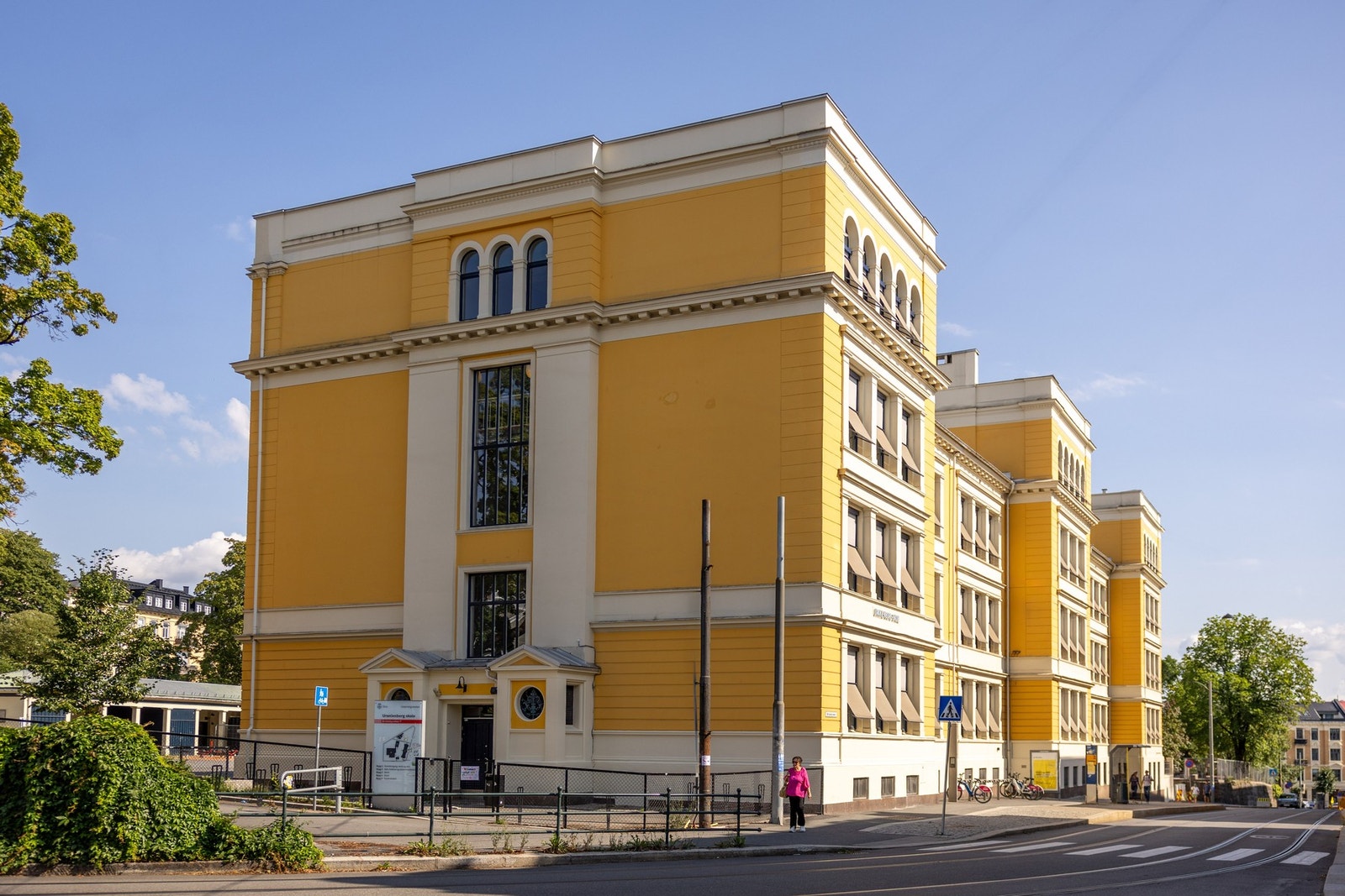 Uraninenborg skole Galleribilde