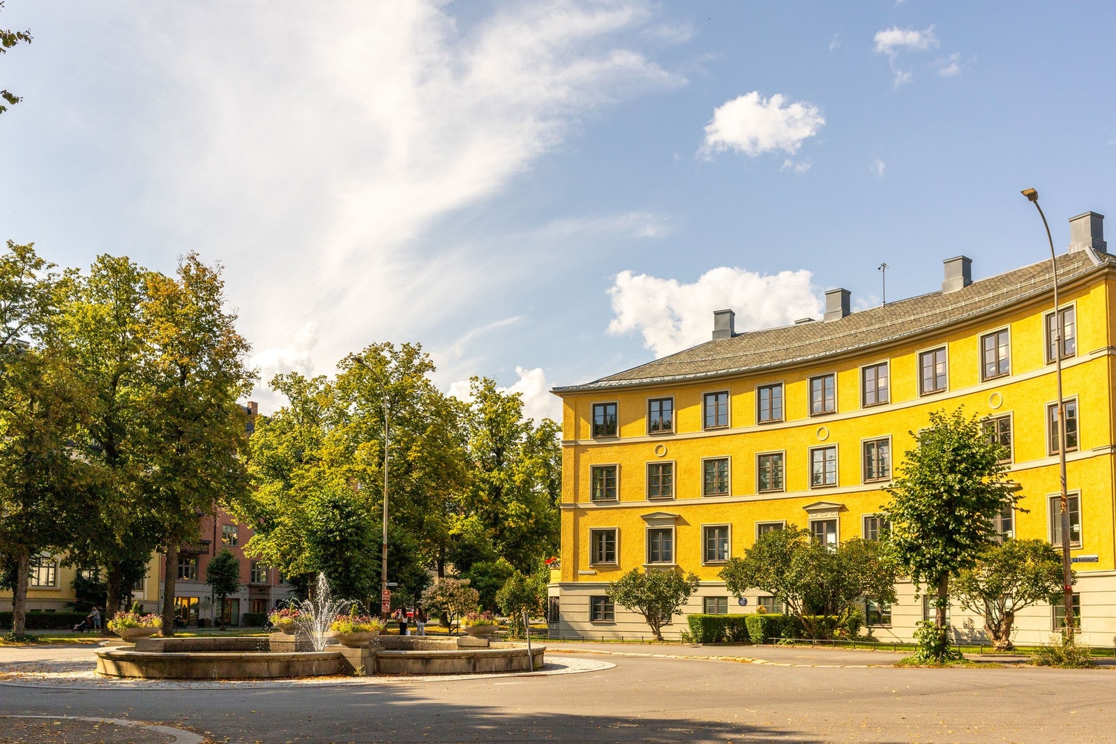 Arno Bergs plass og Løvenskiolds gate / Gyldenløves gate Galleribilde