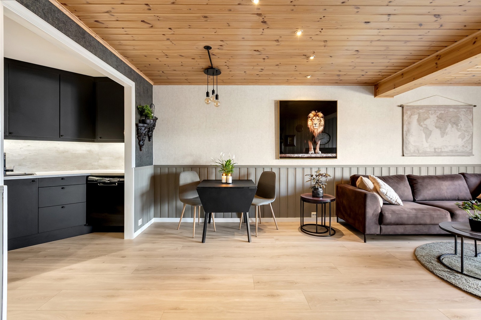 Svingen 7 er et lite sameiet med 9 leiligheter - lave felleskostnader på 3 231,- / mnd Galleribilde