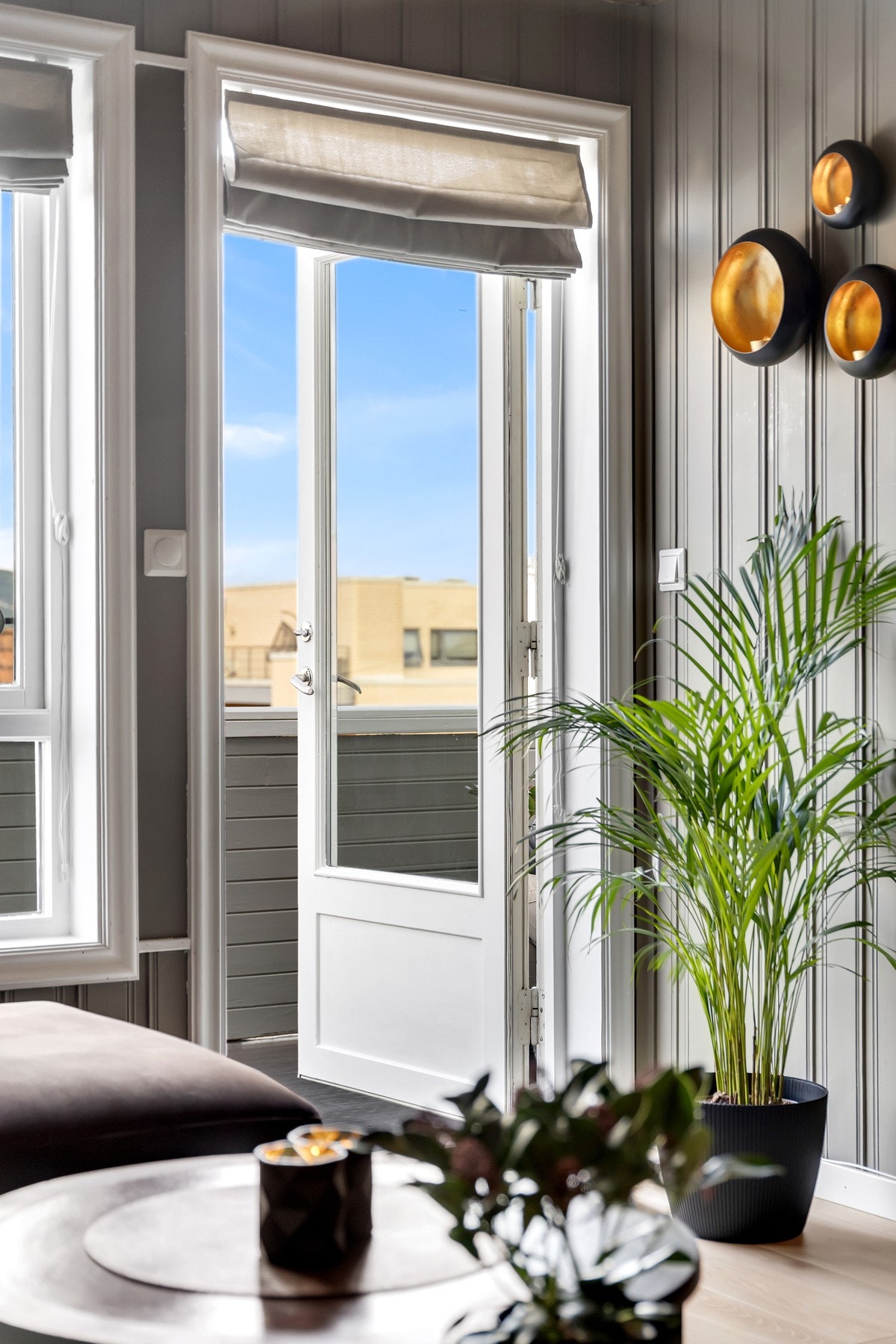 Boligen disponerer bod i oppgangen, utebod og har stort loft, så her er det rikelig med oppbevaringsmuligheter! Galleribilde