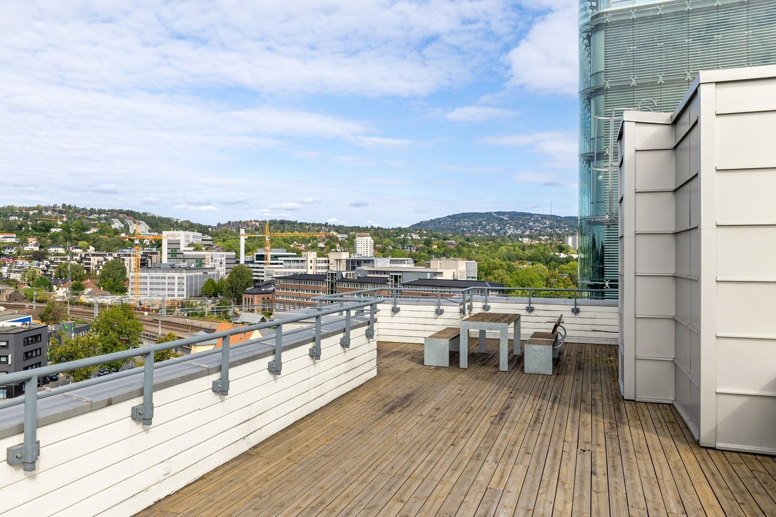 Takterrassen byr på gode solforhold. Galleribilde