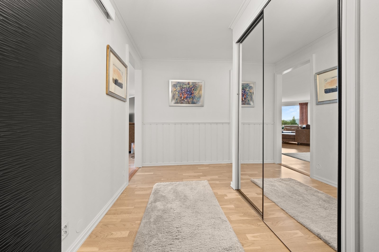 God lagringsplass for yttertøy og sko Galleribilde