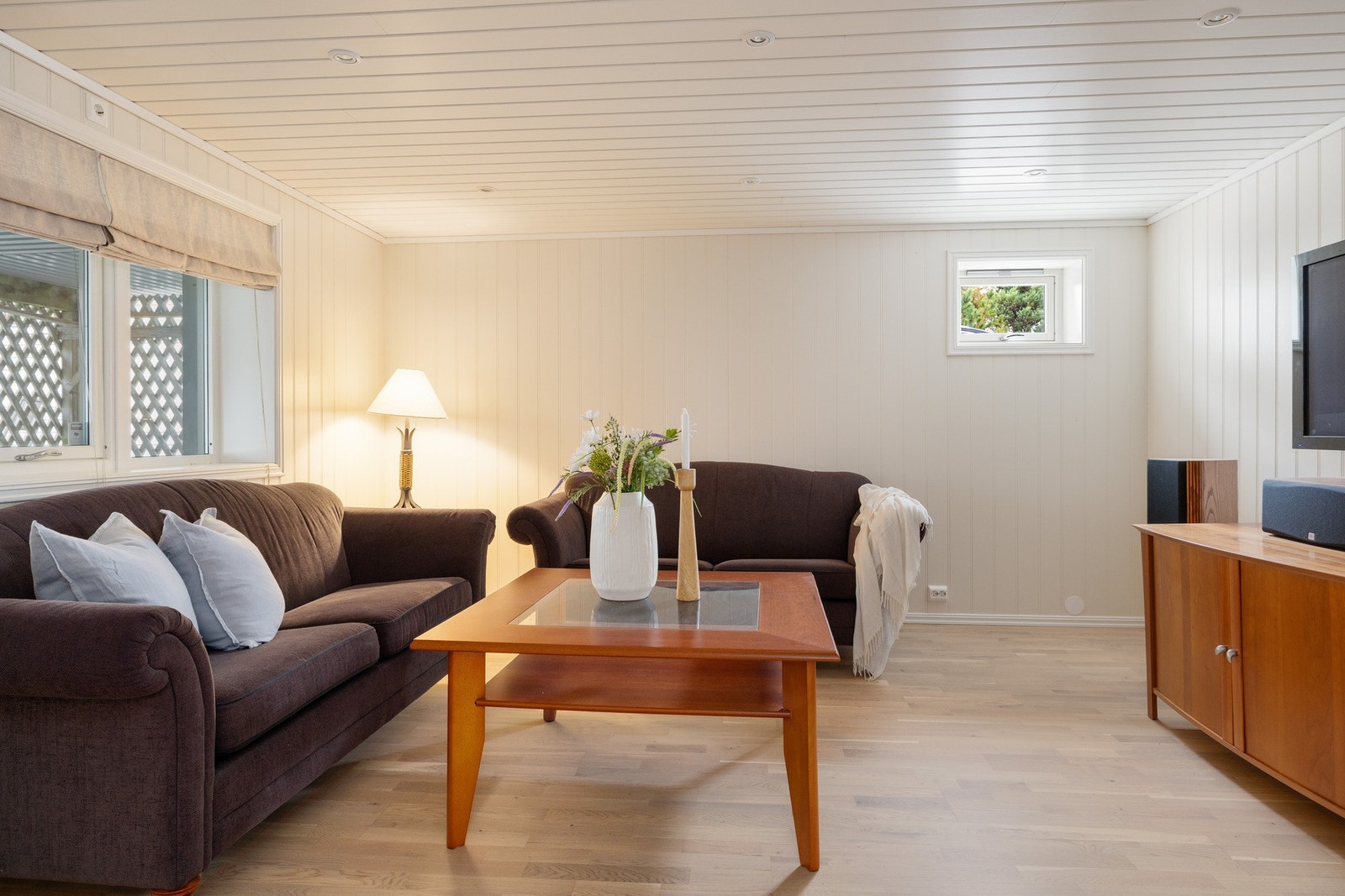Kjellerstue med downlights og gulvvarme (2015). Galleribilde
