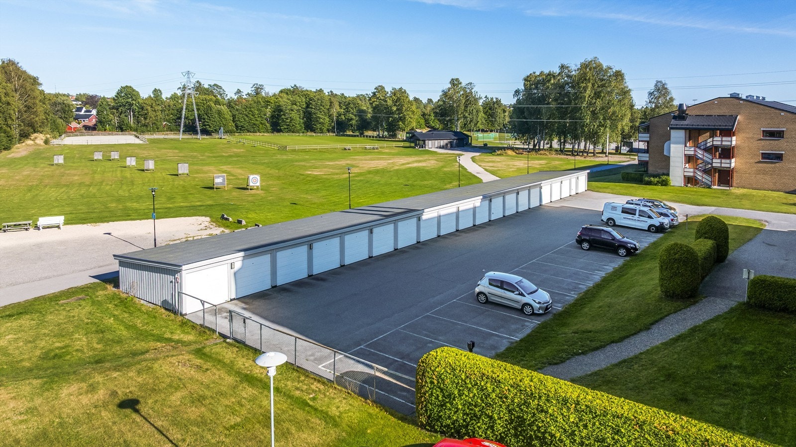Godt med parkeringsplasser Galleribilde