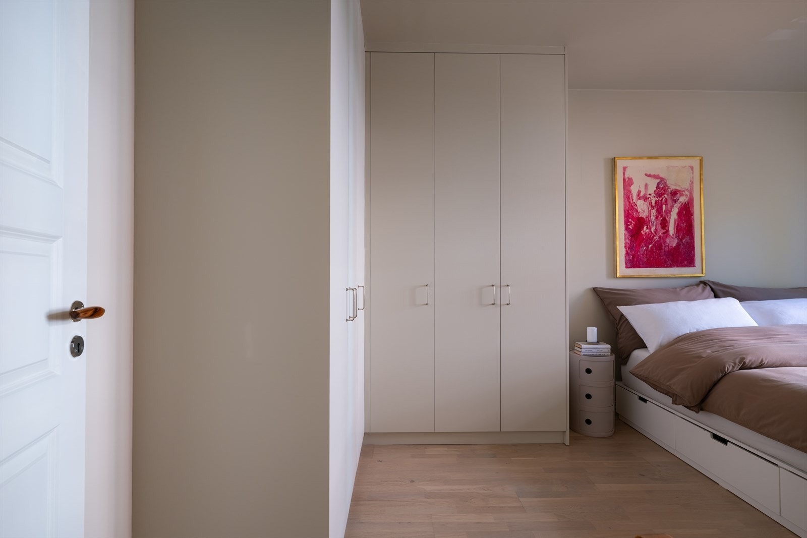 Velkommen inn til hovedsoverommet. Galleribilde