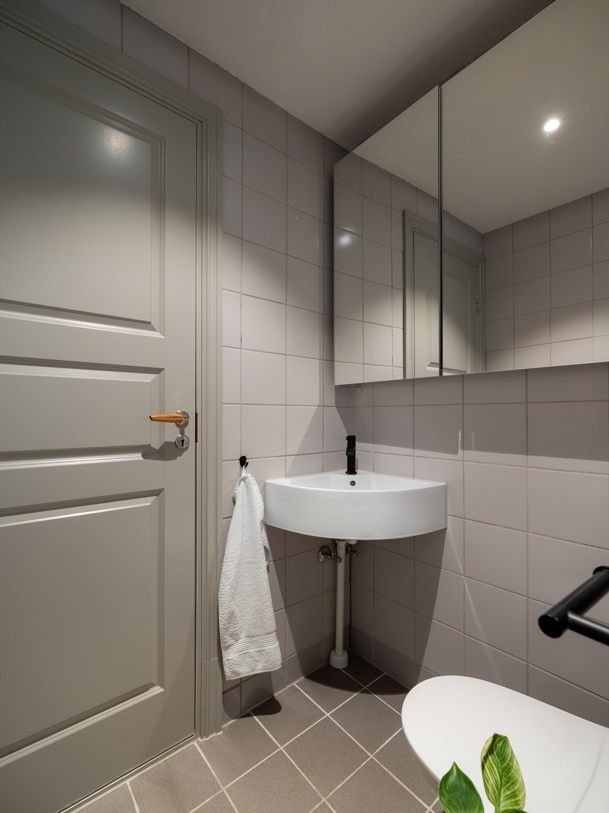 Du har tilgang til badet både fra gang og hovedsoverom. Galleribilde