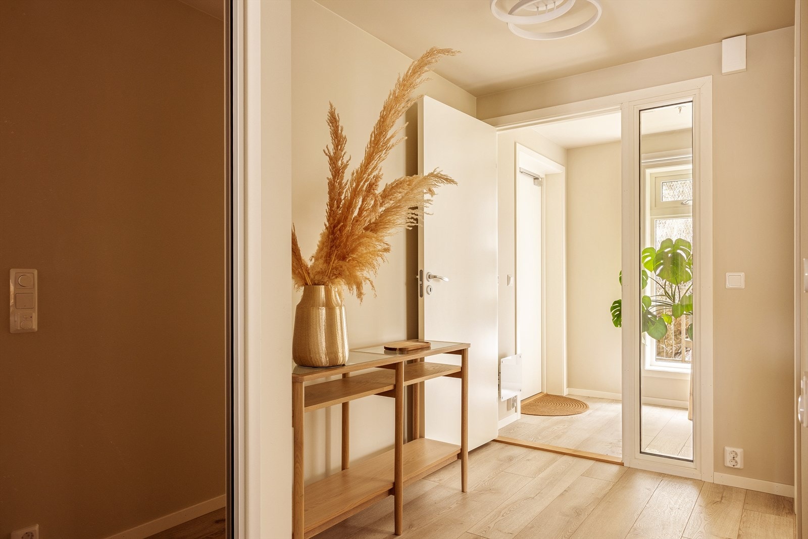 - Velkommen inn i en innbydende entré - Galleribilde
