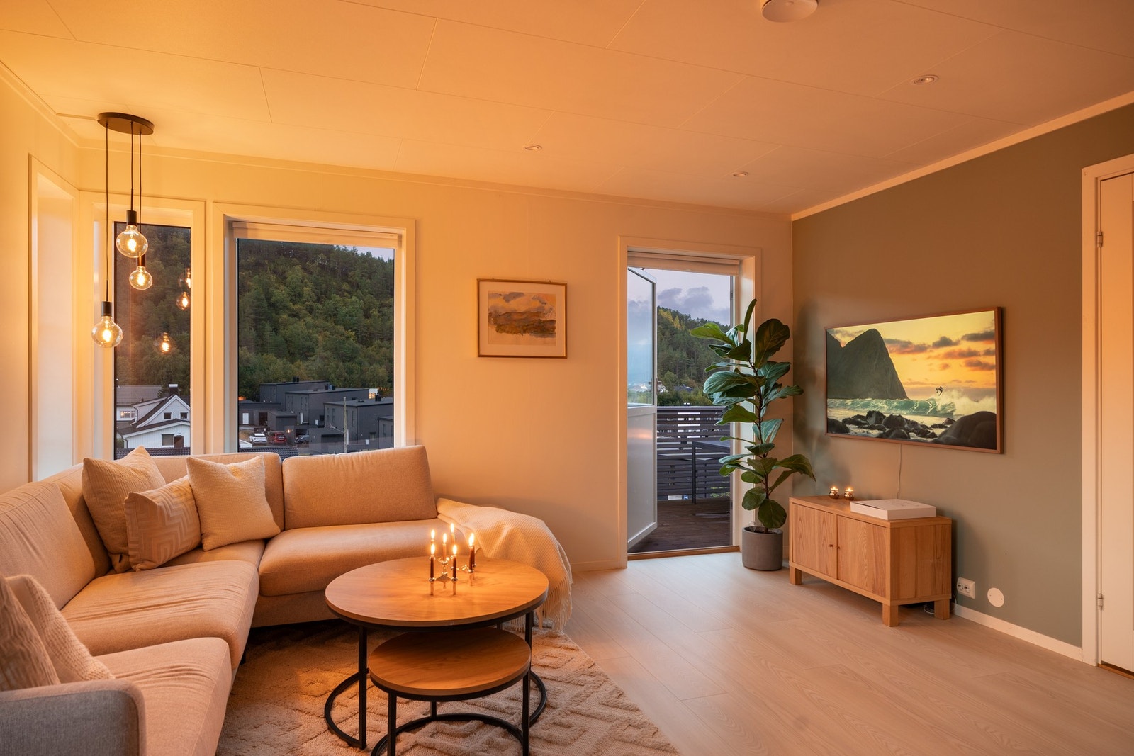 Fra stue har du tilgang til egen veranda som har både utsikt og gode solforhold. Galleribilde