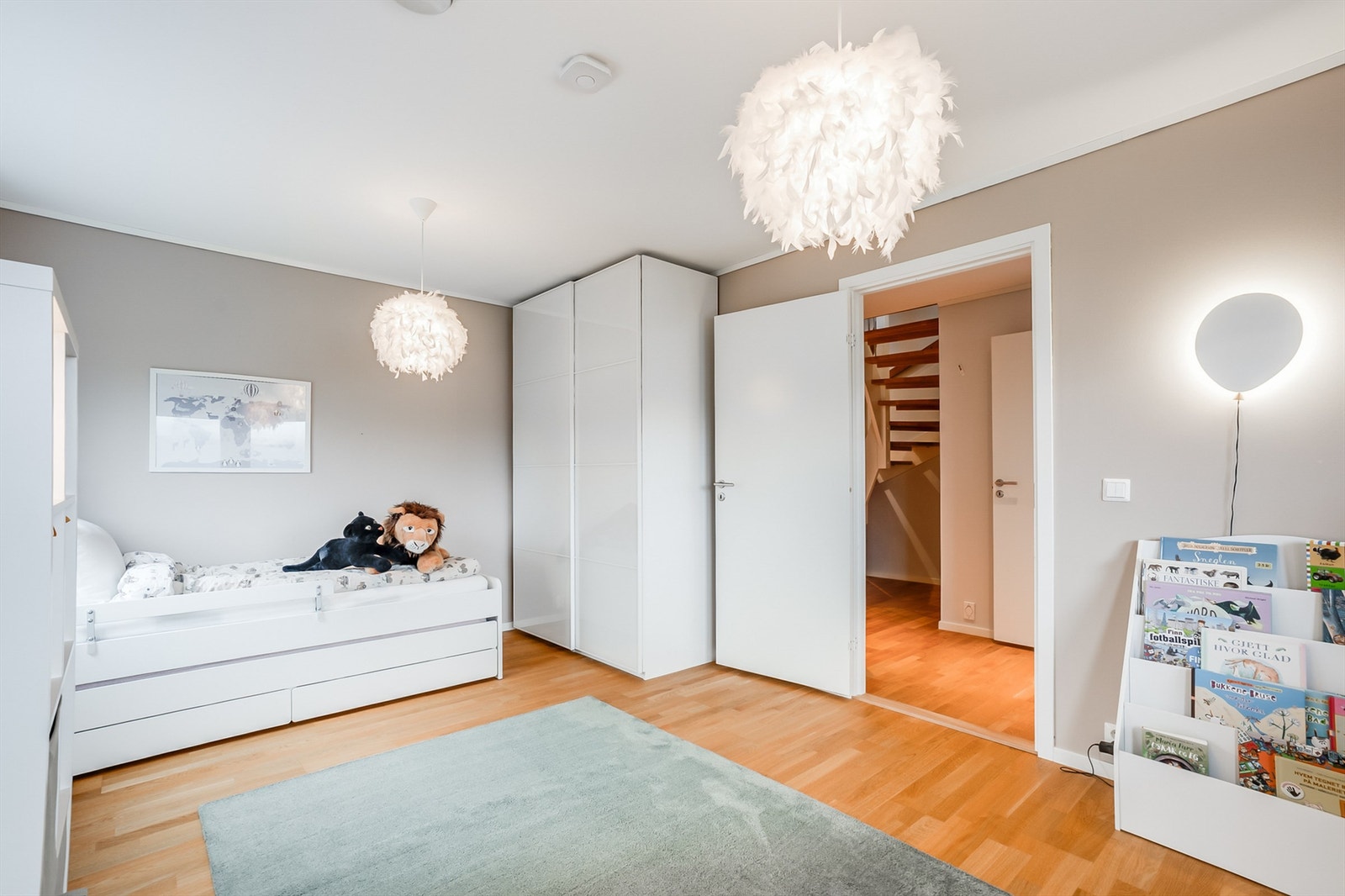 Fra soverom nr. 2 mot gang Galleribilde