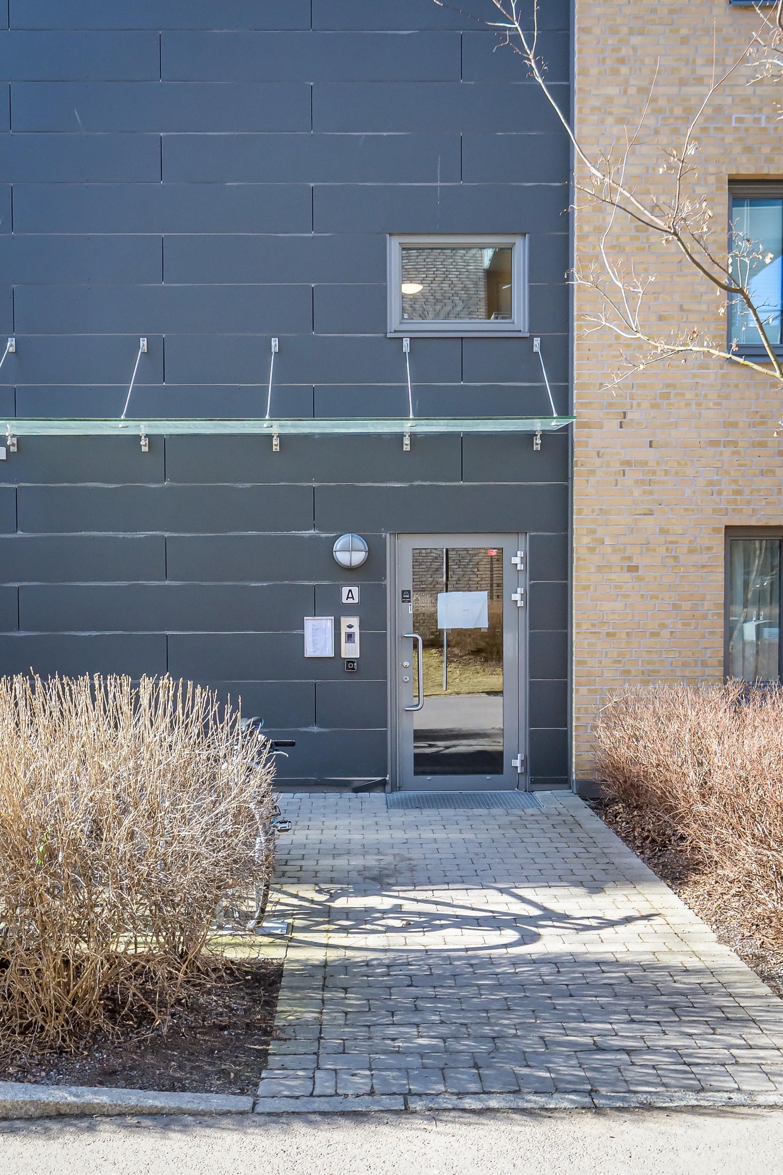 Inngangsparti. Galleribilde