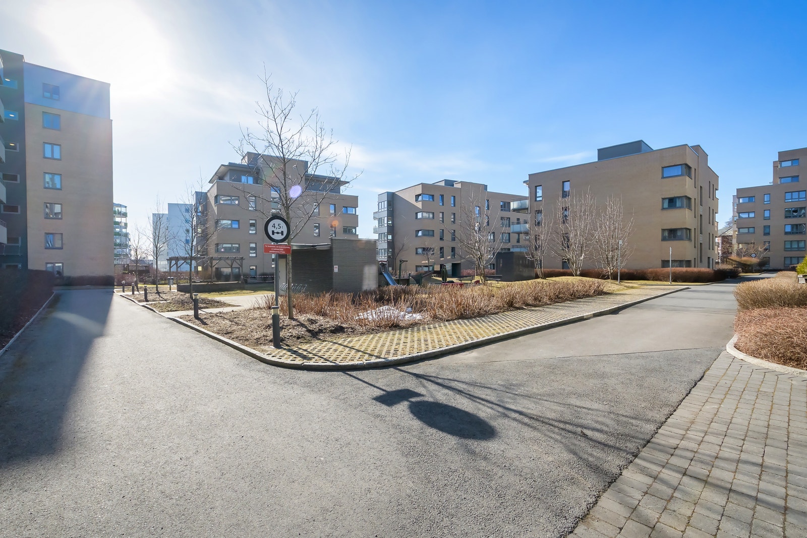 Uteområde. Galleribilde