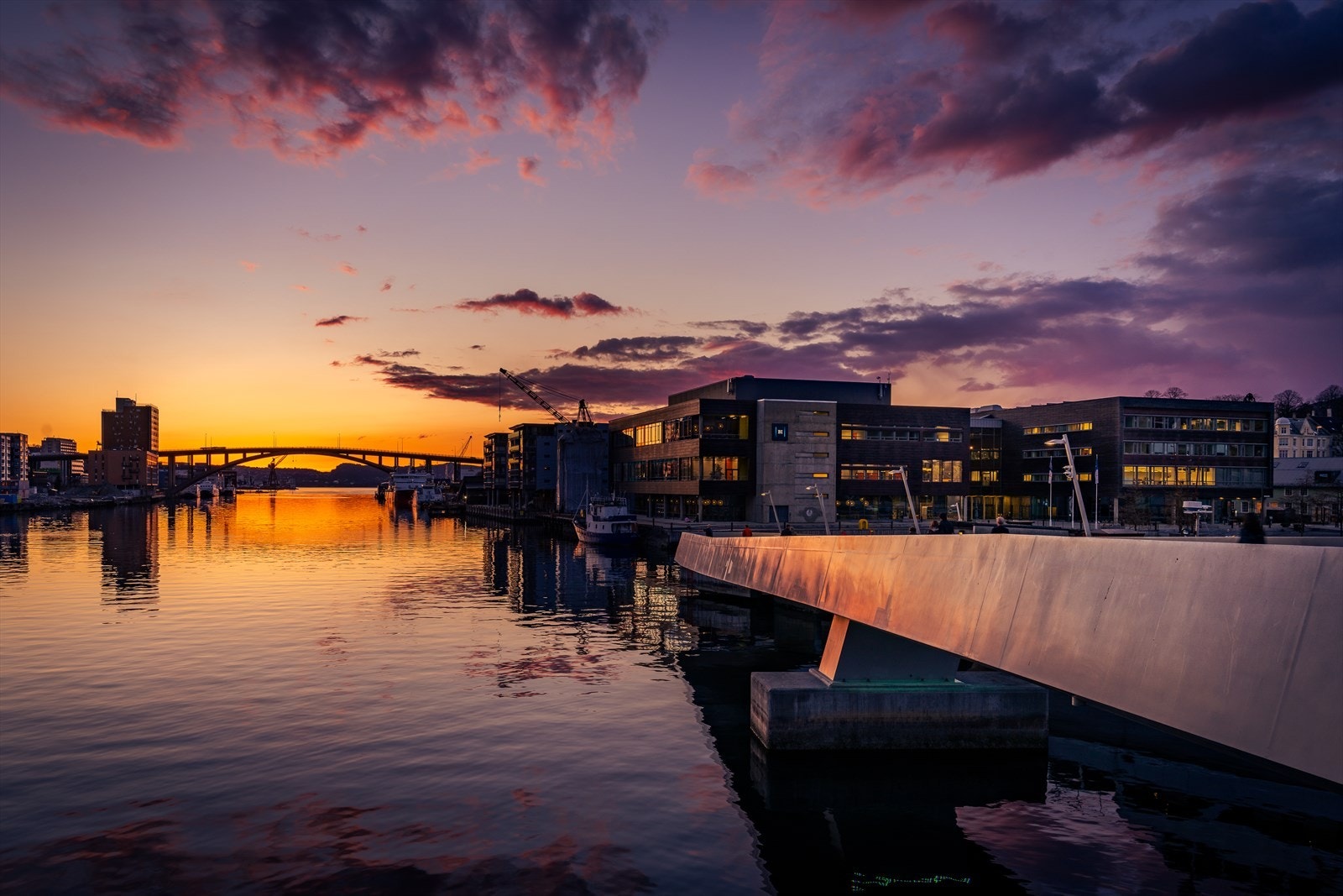 Området har de siste årene gjennomgått en imponerende utvikling og fremstår i dag som en levende og urban bydel, med mennesker i alle livssituasjoner og faser. Galleribilde