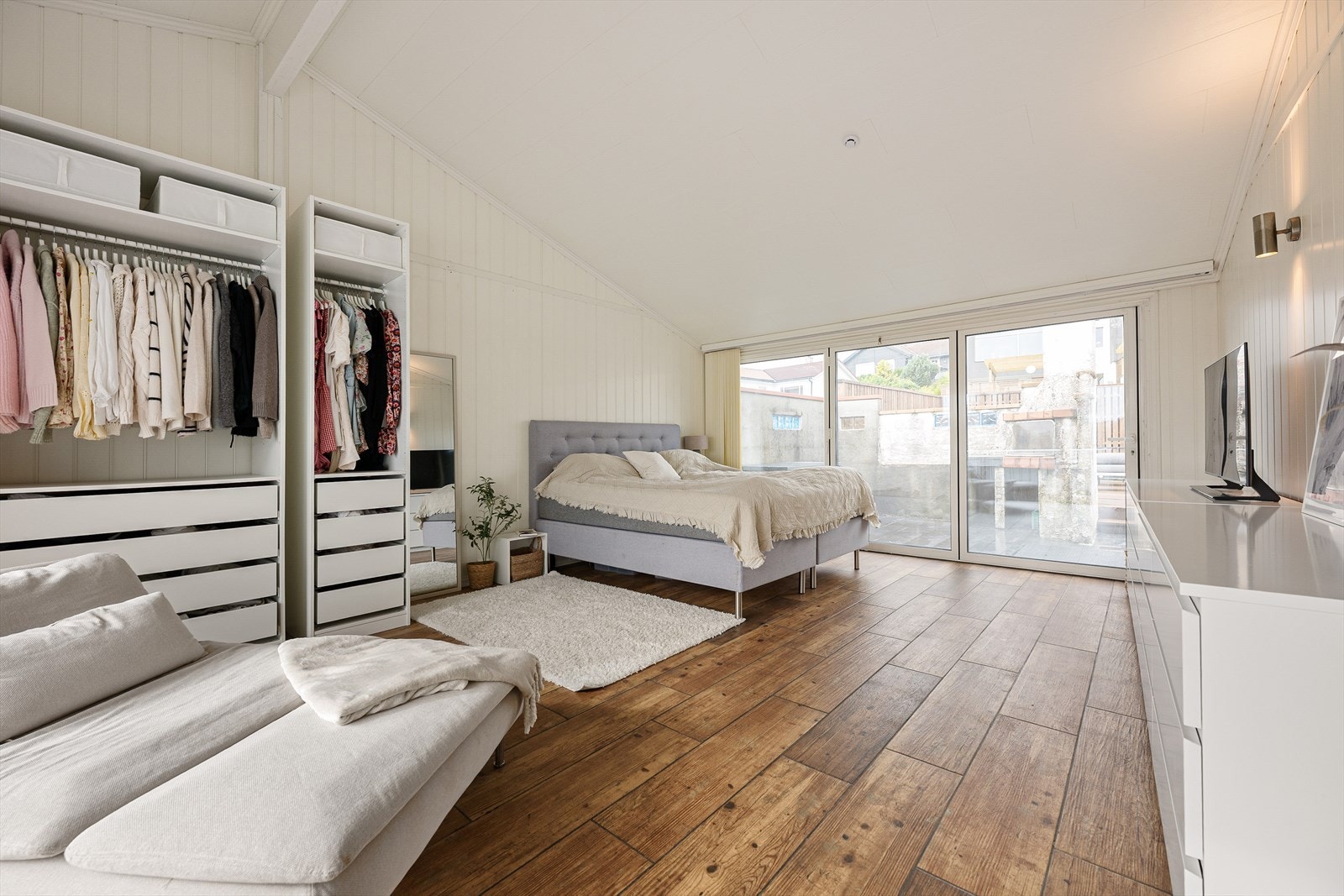 Påbygget har også direkte utgang til boligens terrasse. Galleribilde