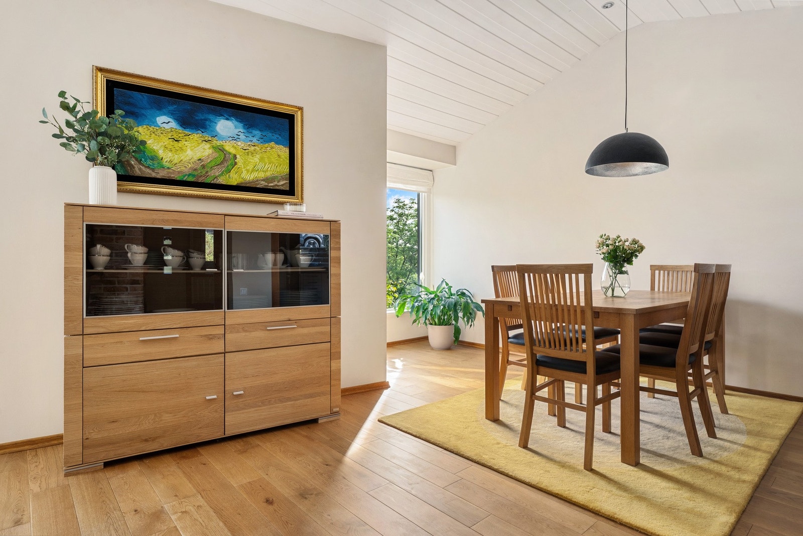 - Her har du god plass til å innrede med spisebord - Galleribilde