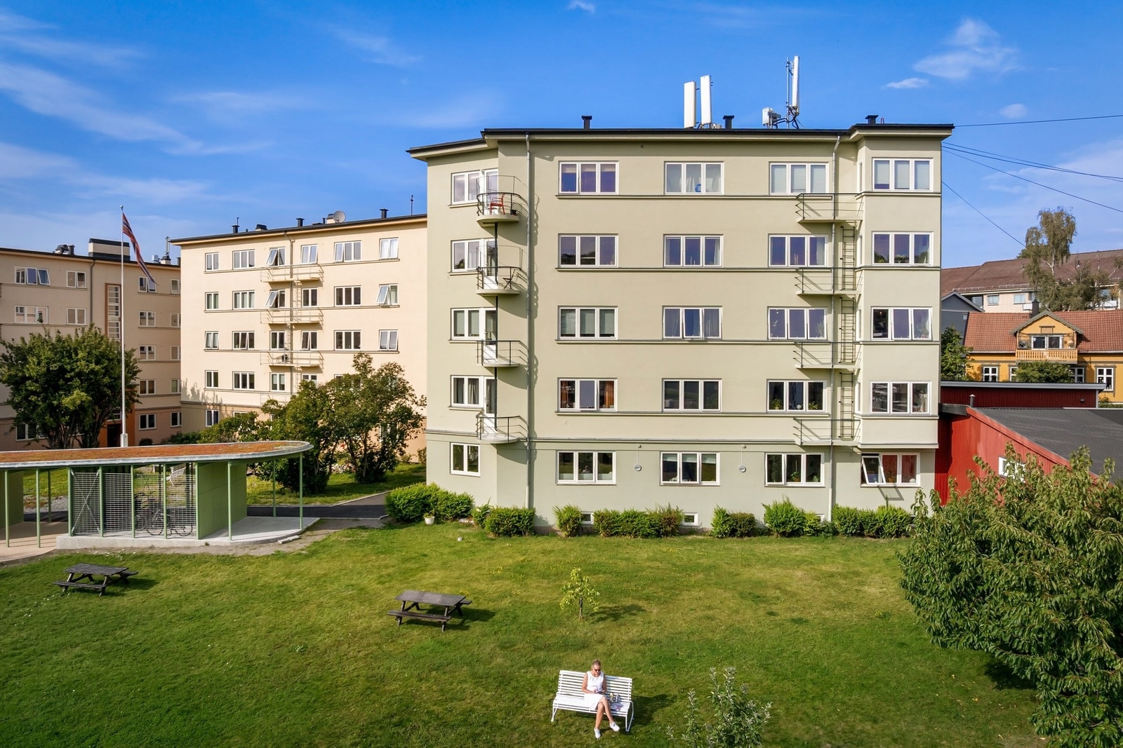 Flott arkitektur, byggene i Enebakkveien tegnet av Erling Bjørnstad. Galleribilde