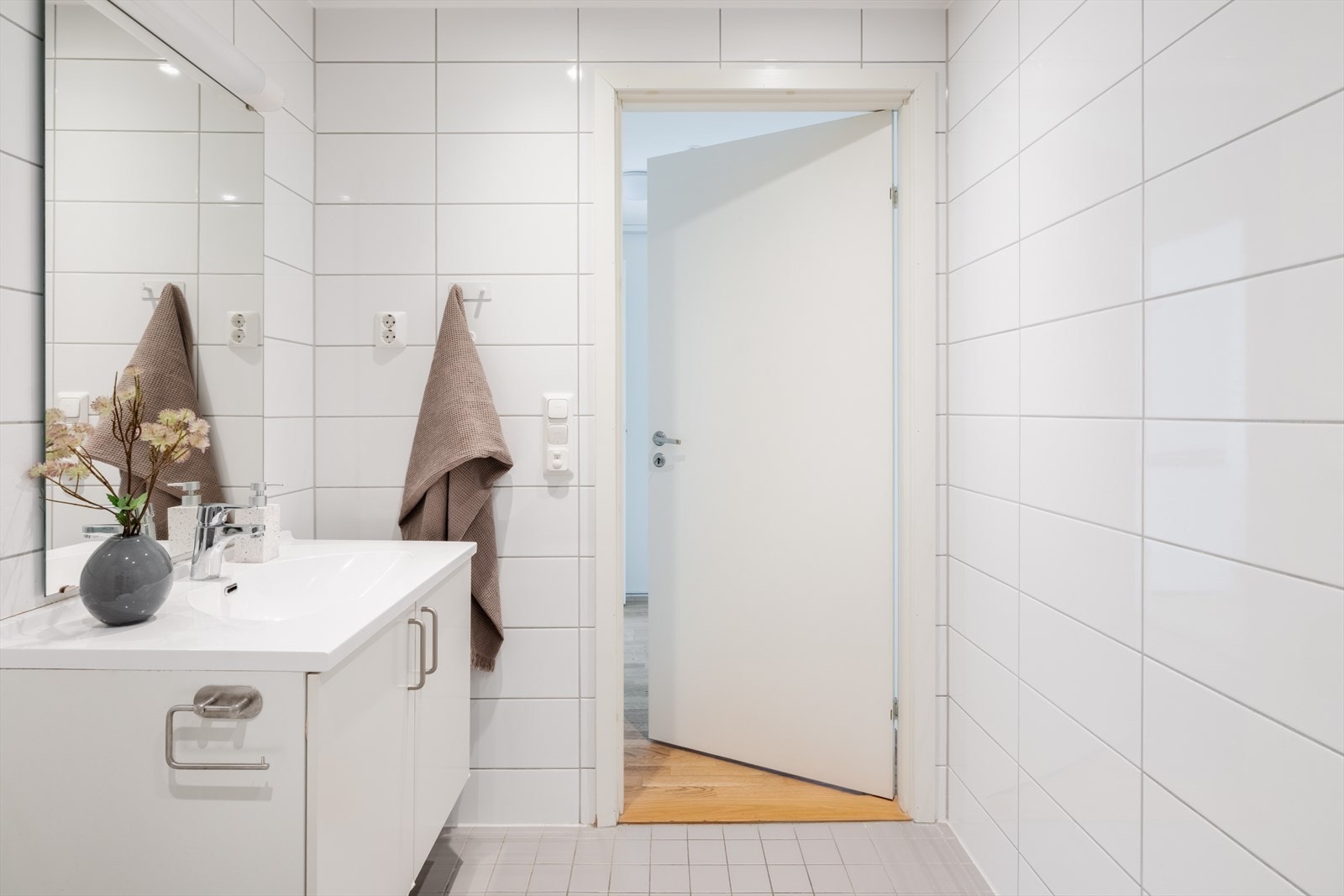 Det er opplegg og avsatt plass til både vaskemaskin og tørketrommel. Galleribilde