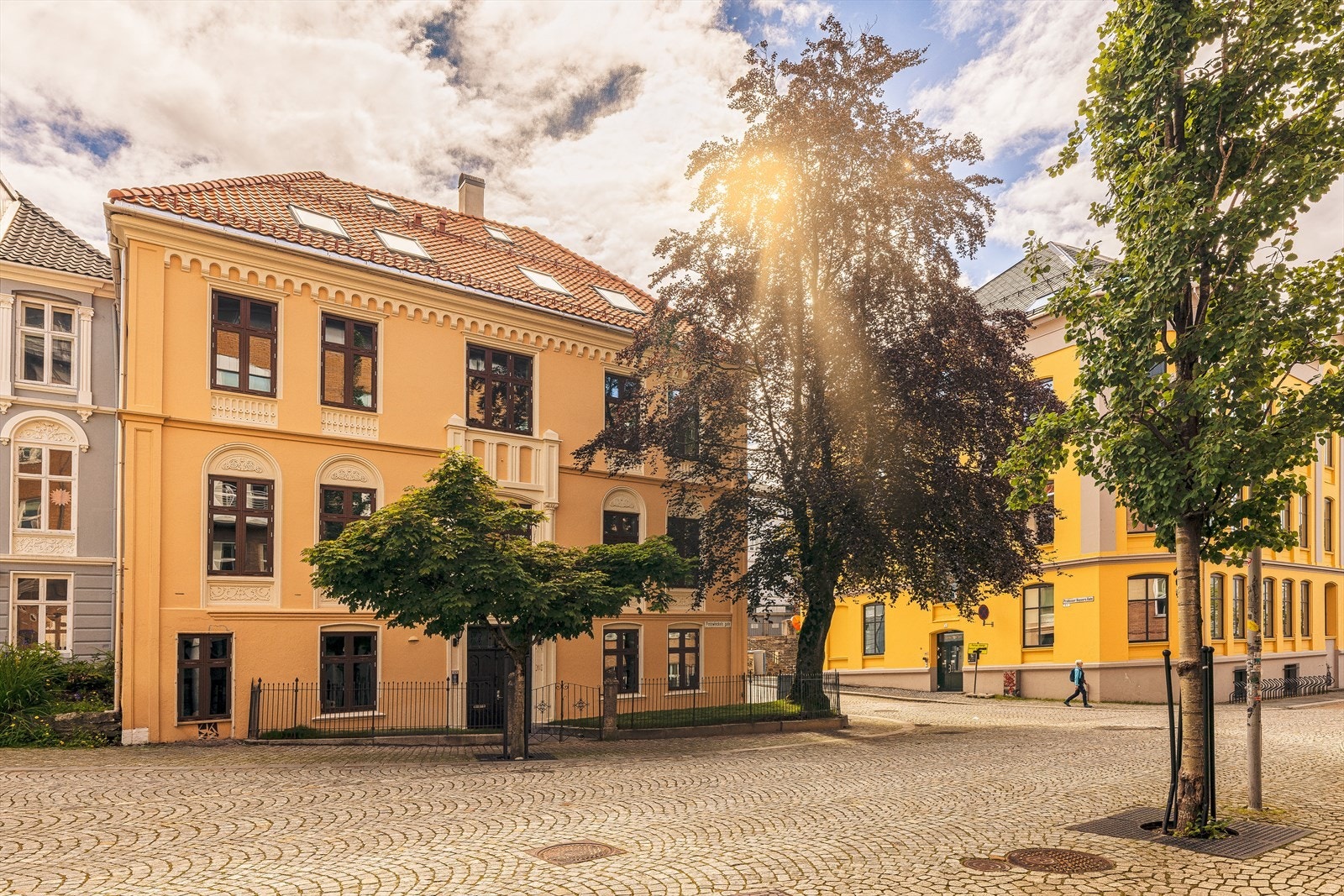 Beliggenheten er helt perfekt for studenter, førstegangskjøpere, og etablerte. Fra Nygårdshøyden er det gangavstand til "alt"! Galleribilde