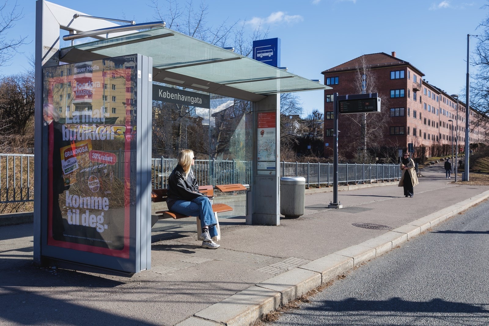 Københavngata busstopp ligger rett i nærheten og gir en enkel pendlerhverdag til Skøyen, Fornebu og Tjuvholmen med buss 20 og 21 Galleribilde