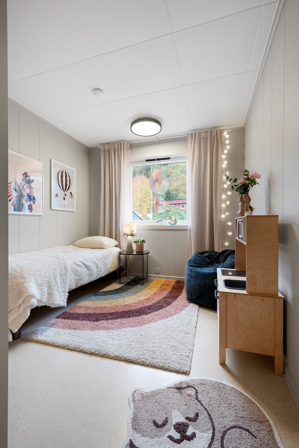 Soverom 2 har også god plass til å innrede slik du måtte ønske Galleribilde