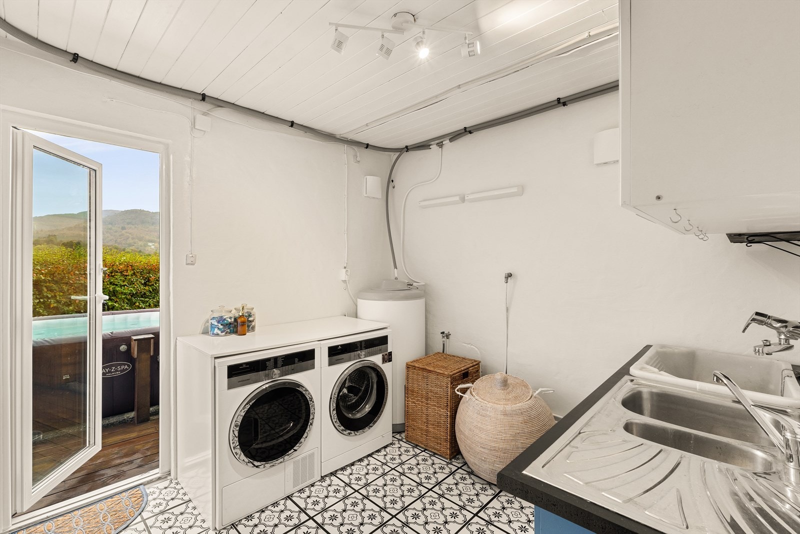 Vaskerom på 7,2m² med egen utgang. Galleribilde