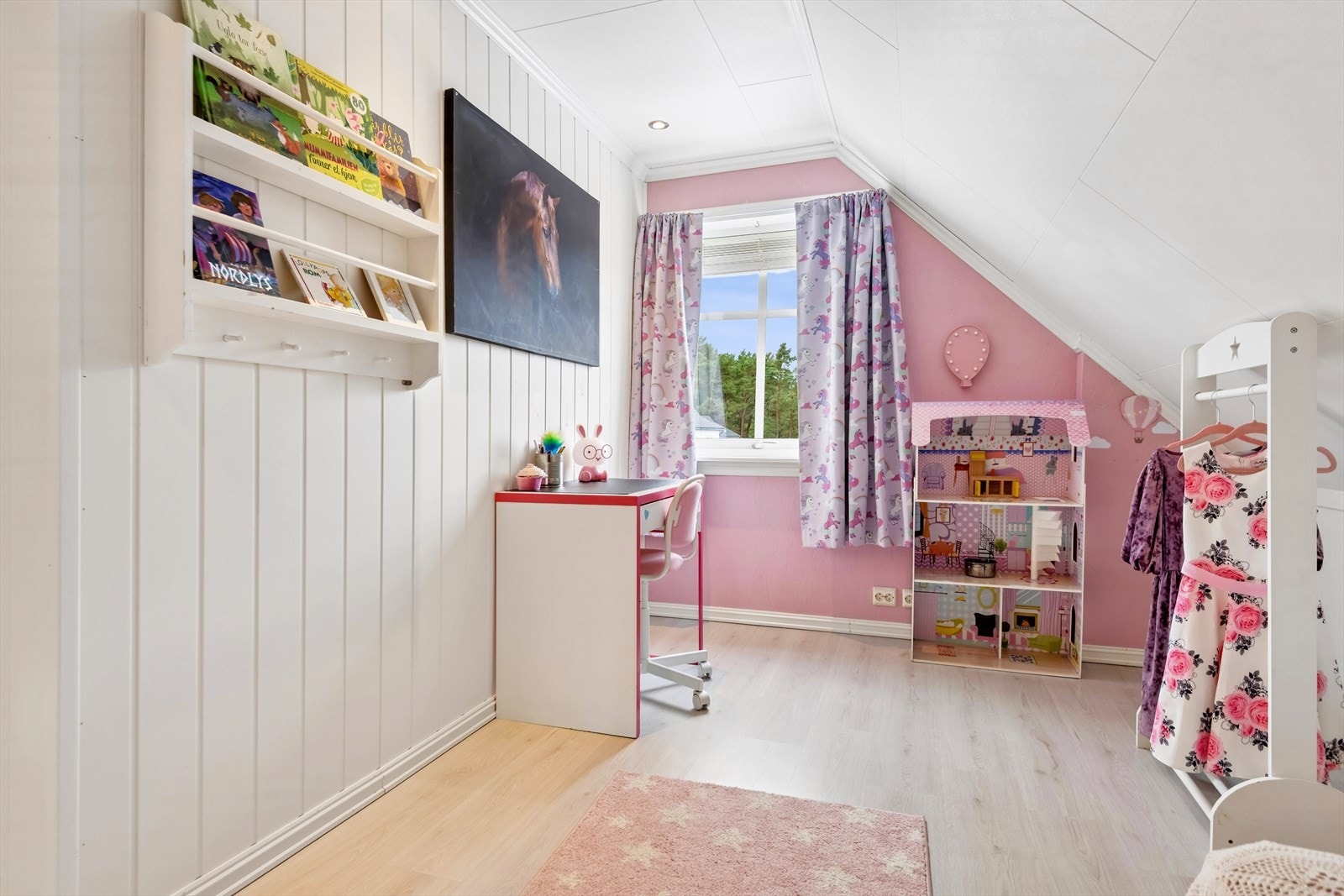I 2. etasje er det 3 soverom Galleribilde