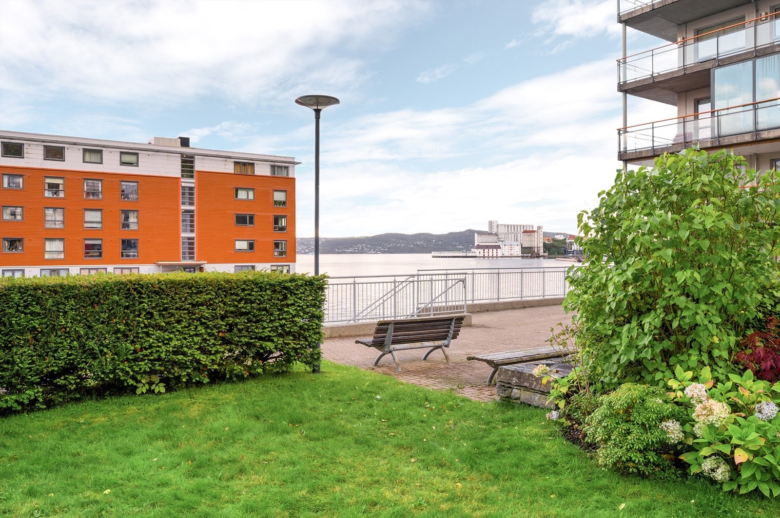 - Her bor du på en holme med flere bademuligheter - perfekt på varme sommerdager! - Galleribilde