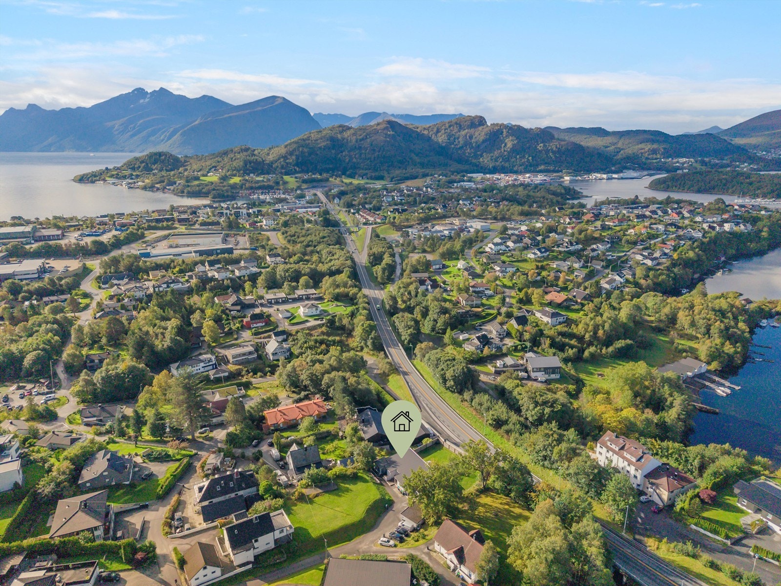 Dronefoto av boligområdet på Blindheim tatt fra nord mot sør Galleribilde