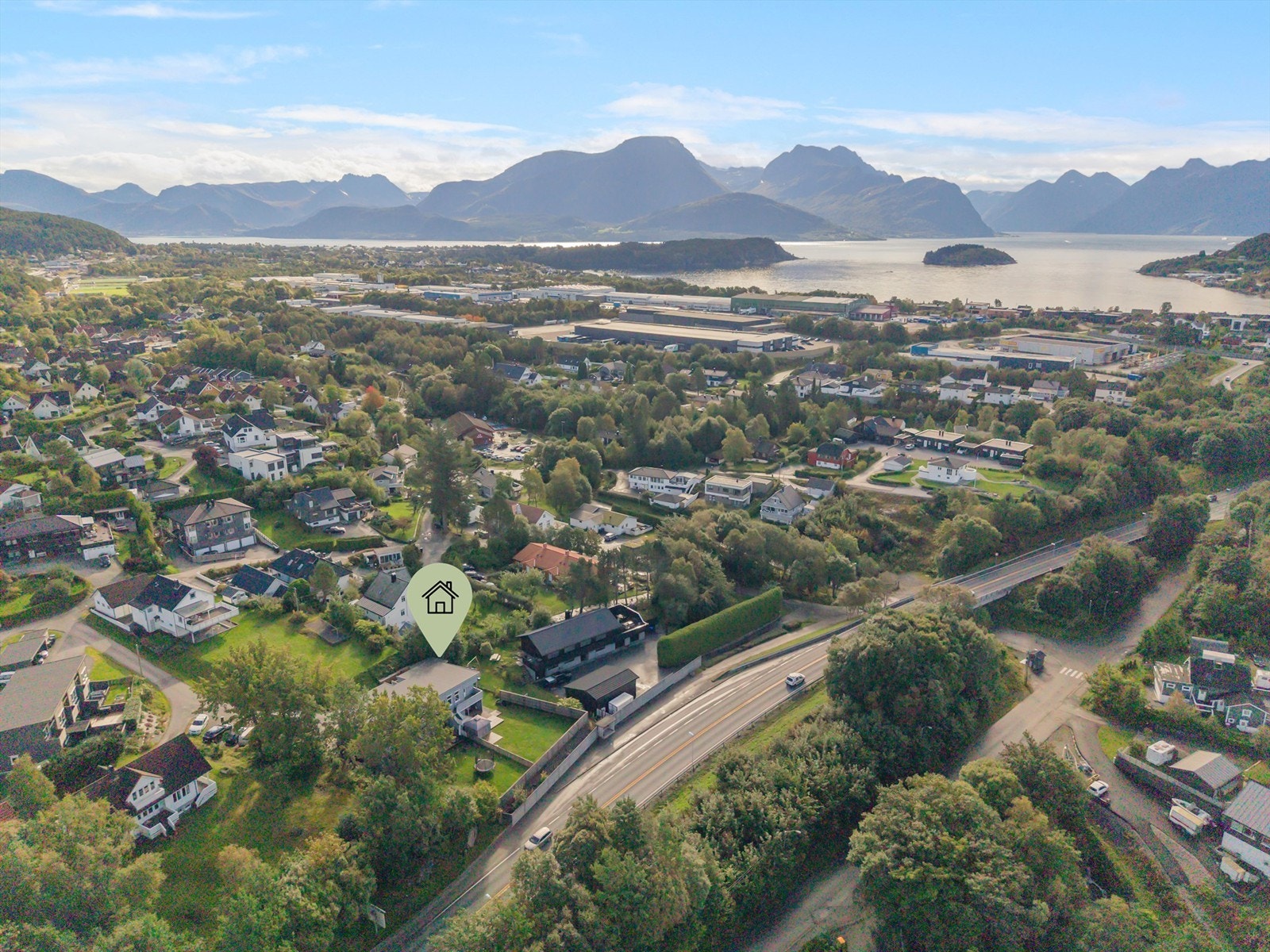 Dronefoto tatt fra nordvest Galleribilde