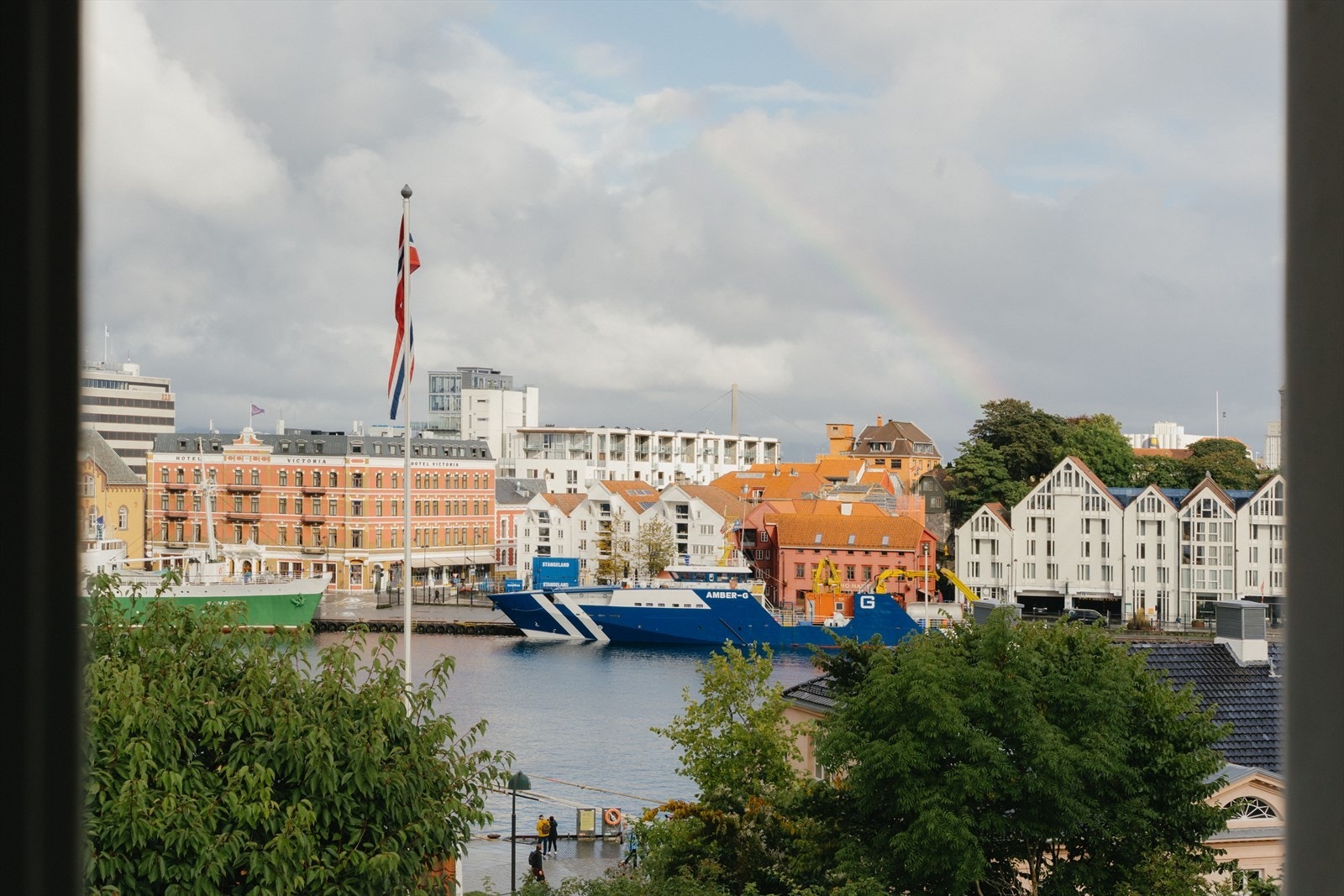Fra soveromsvinduet har man flott utsikt. Galleribilde