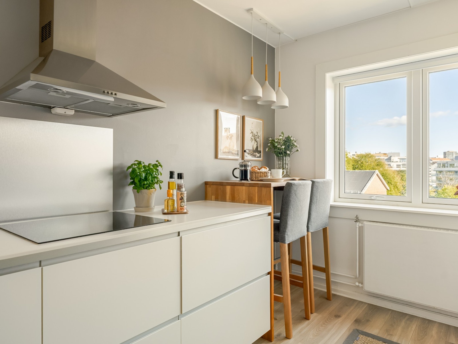 Det er også etablert en hyggelig spisegruppe som er ypperlig for morgenkaffen og dagens første måltid. Galleribilde