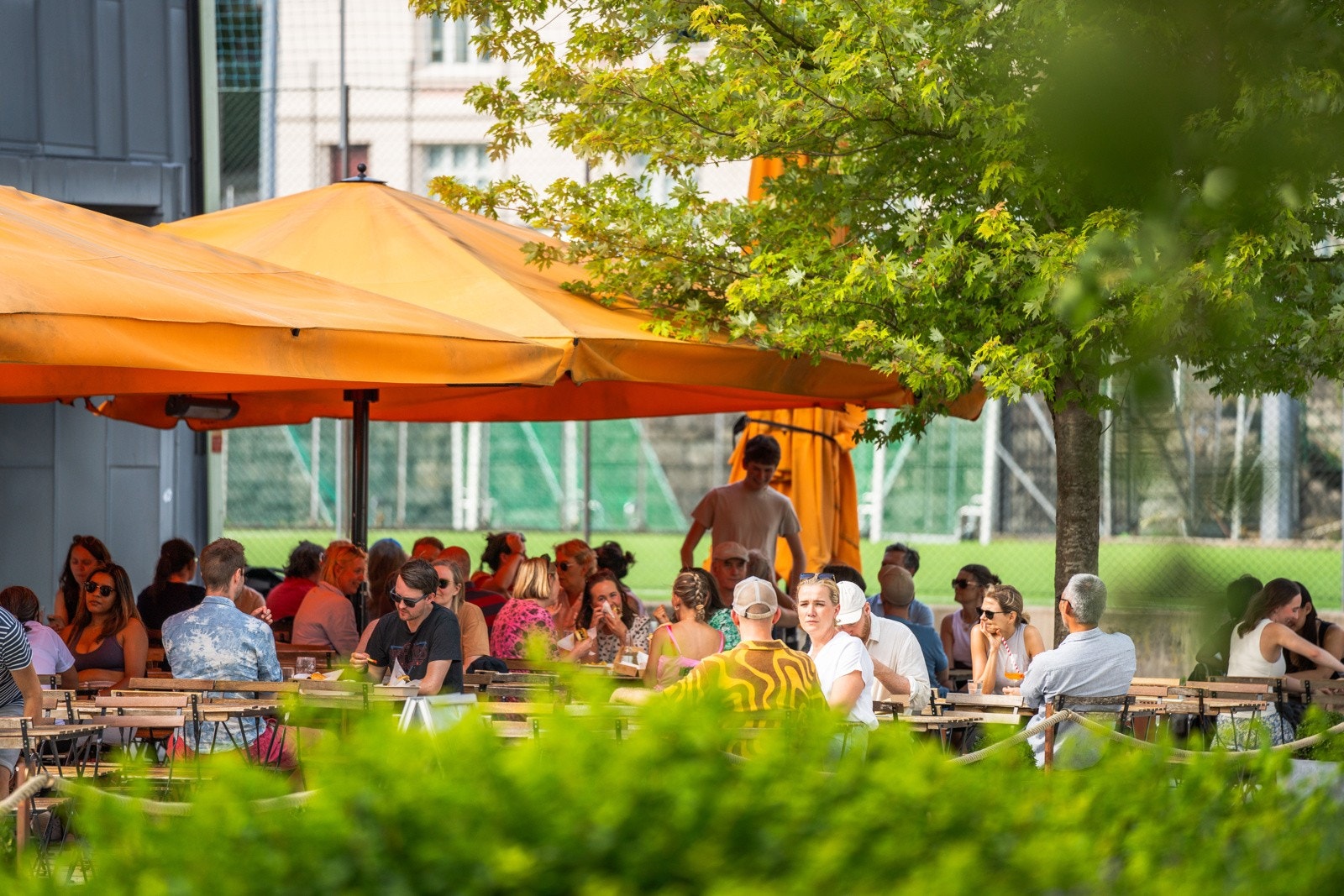Nabolaget bugner av hyggelige kaféer og spennende restauranter som byr på noe for enhver smak Galleribilde