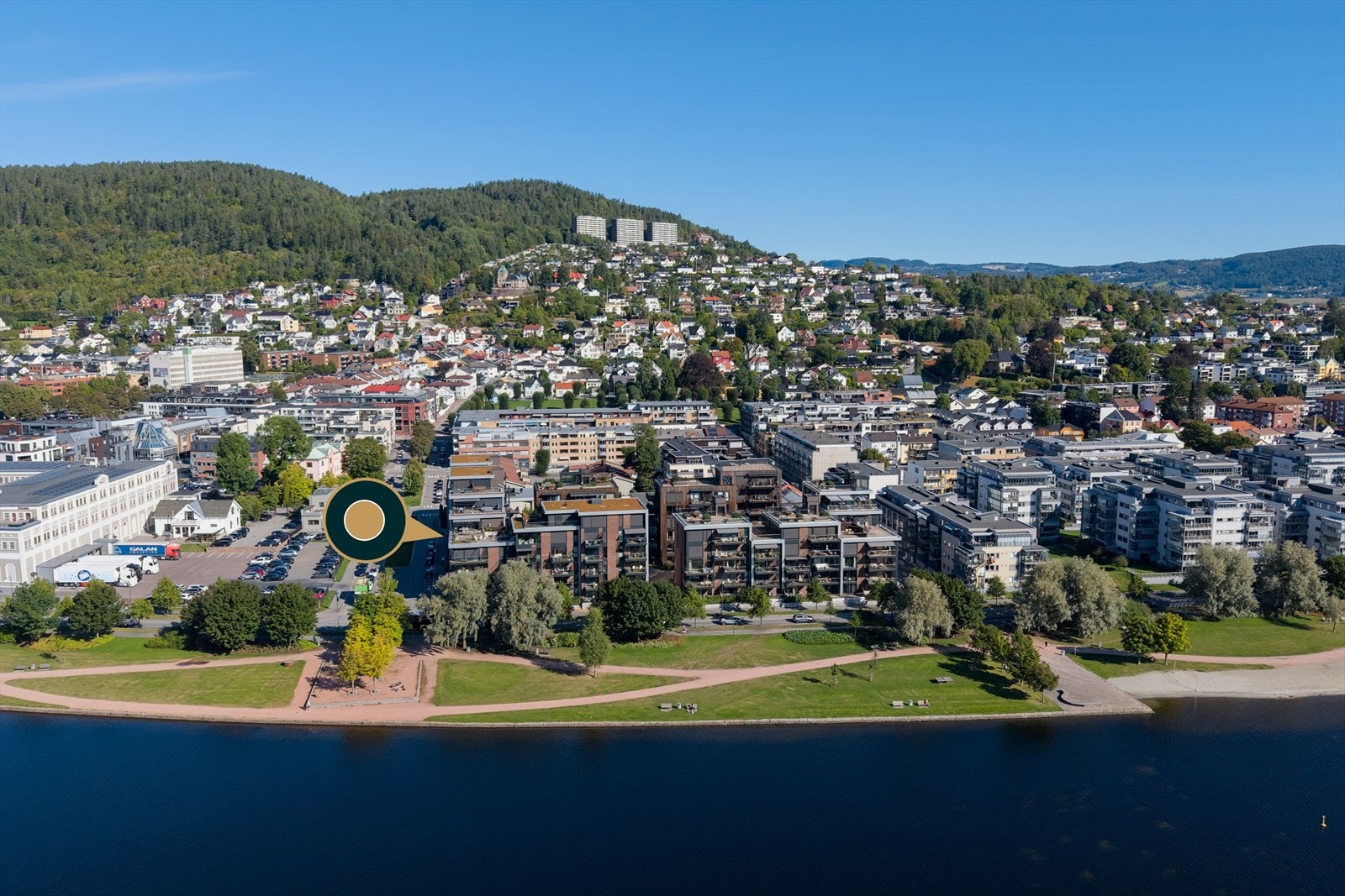 Her bor du meget sentralt og pendlervennlig, med umiddelbar nærhet til alt du trenger i hverdagen Galleribilde