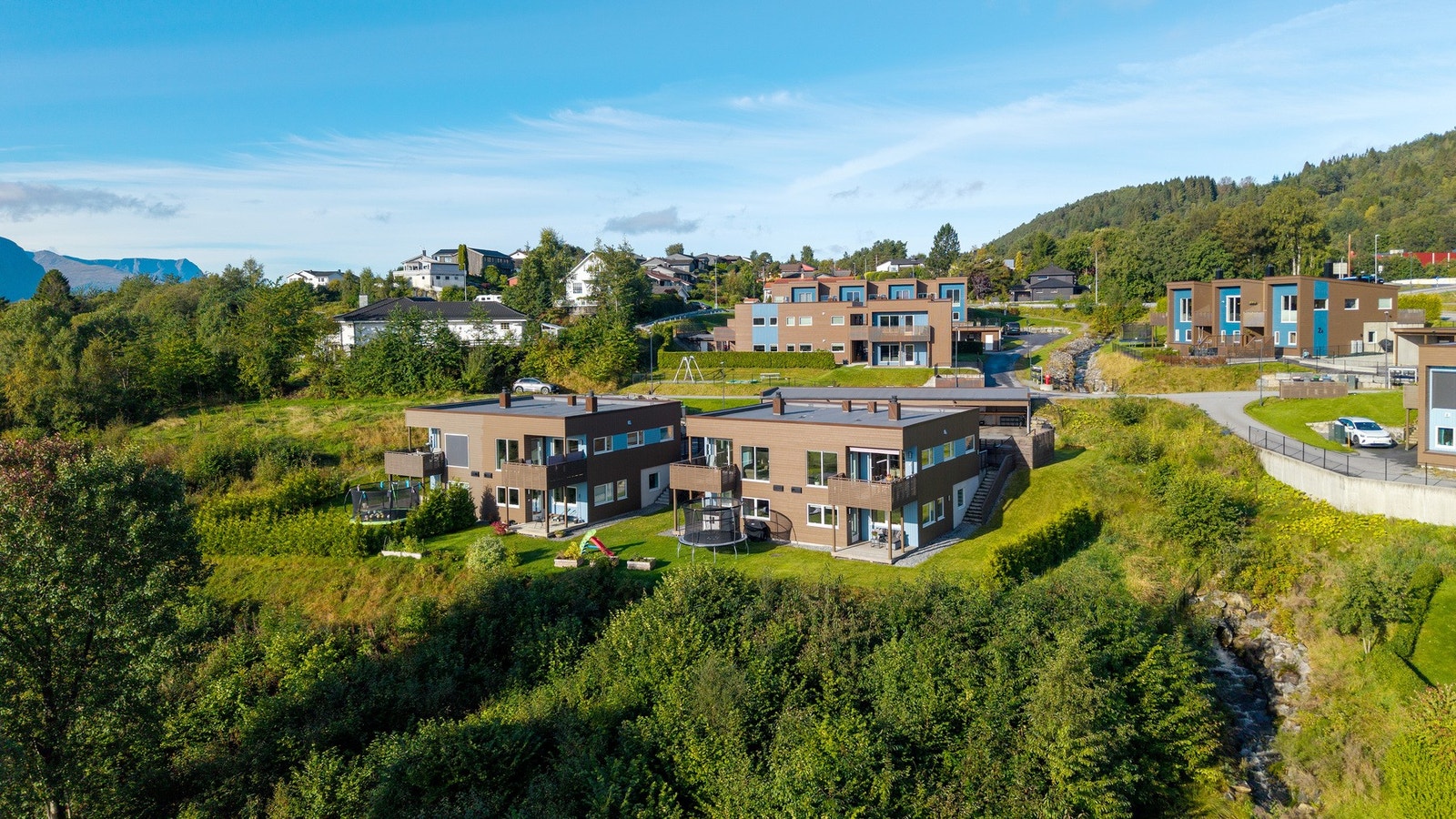 Et nyere og populært boligfelt i Emblemsvågen. Galleribilde