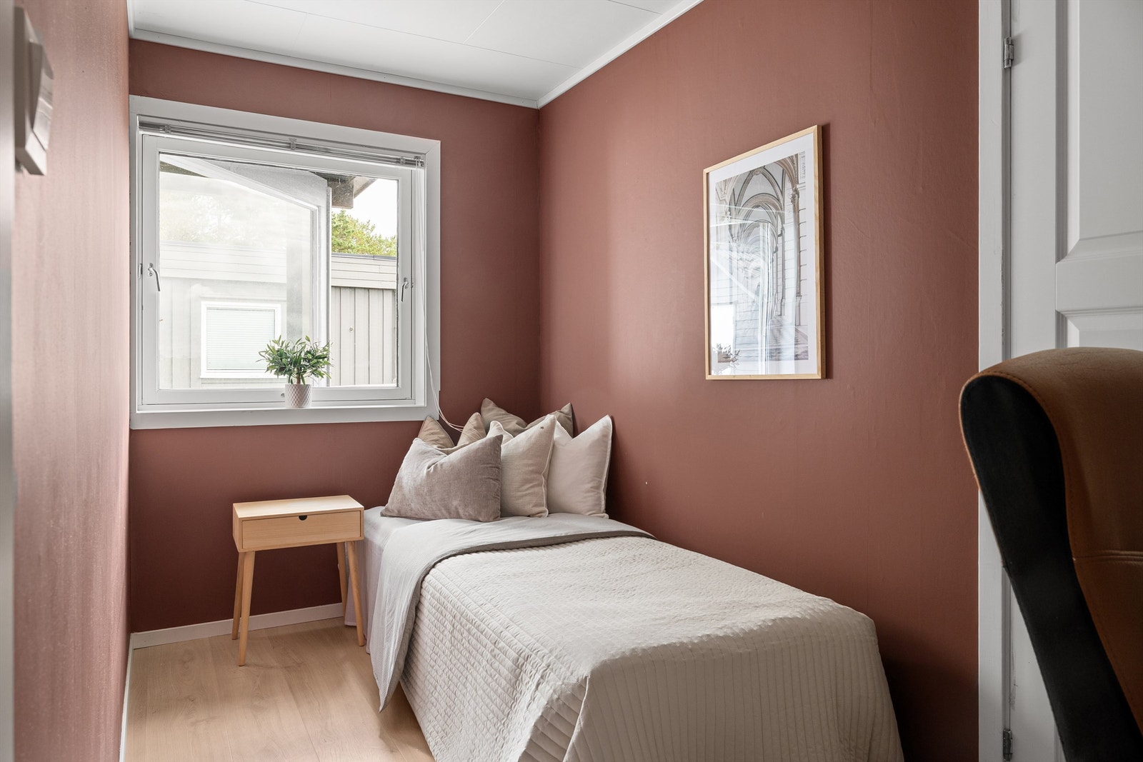 Soverom nr, 2, i tilknytning til hovedsoverommet. Galleribilde