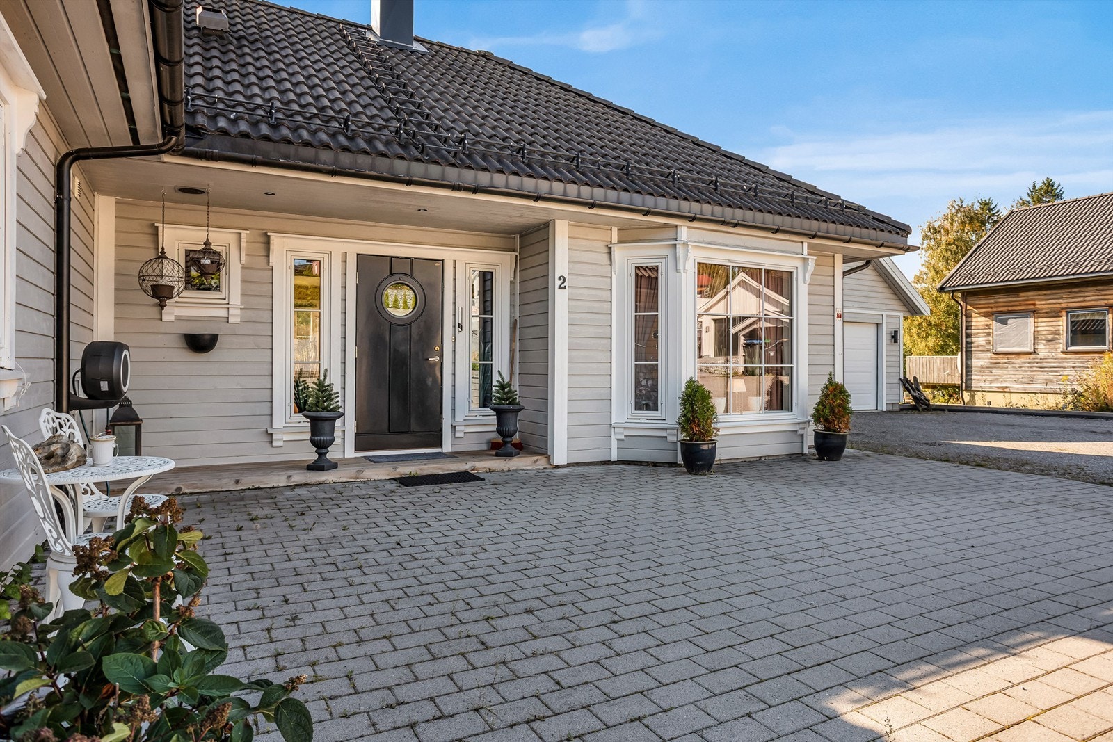 Harestien 2 er en familievennlig enebolig fra 2005 med alt på ett plan. Galleribilde