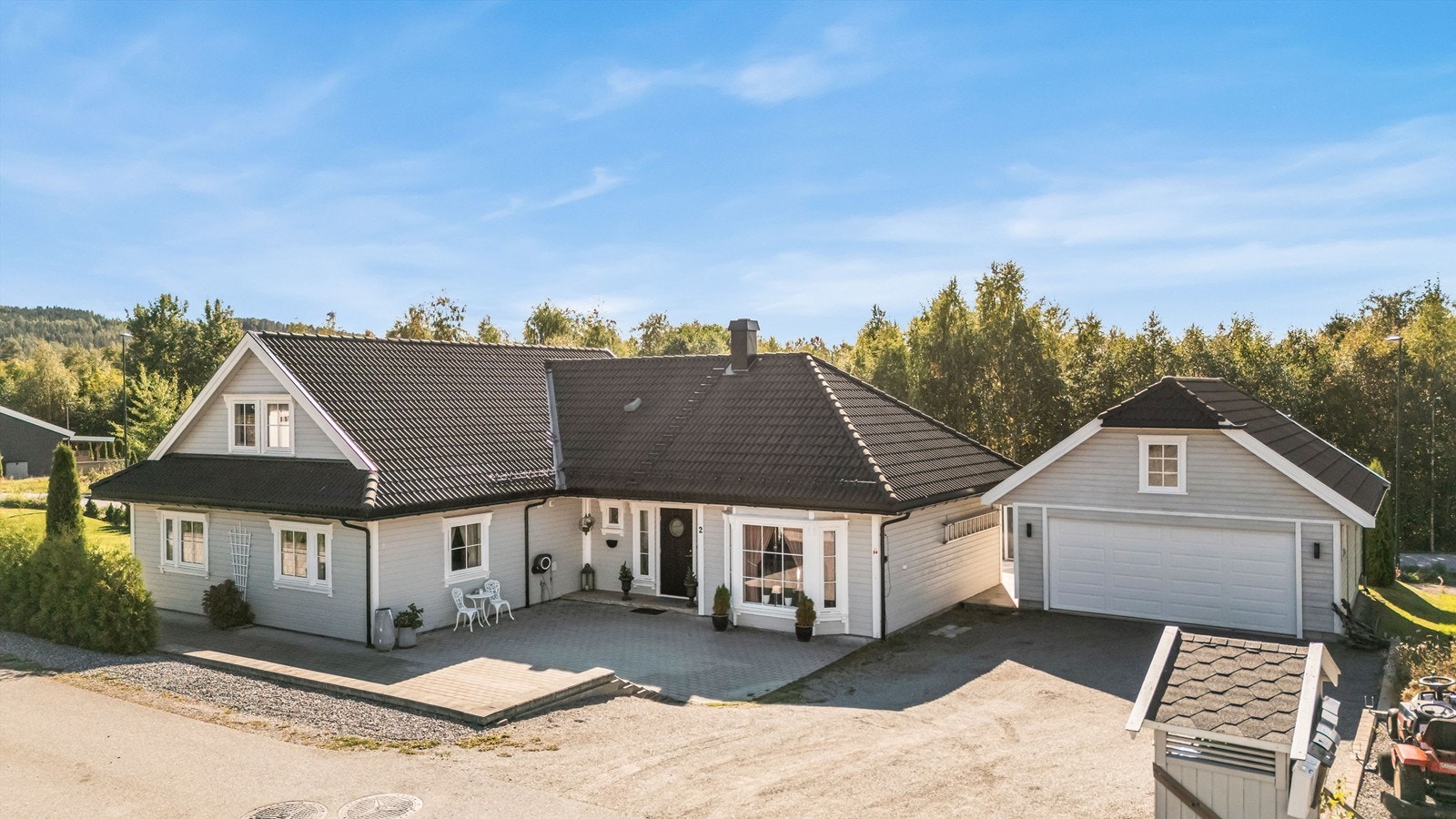 Eiendomsmegler Krogsveen v. Austeja Flenderyte har gleden av å ønske velkommen til Harestien 2! Foto: Ann-Helén Nannestad. Galleribilde