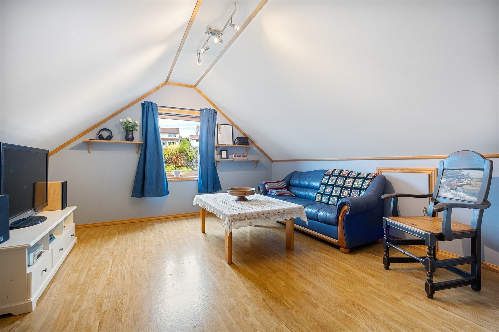 Loftstuen er målt til 16,7 m². Galleribilde