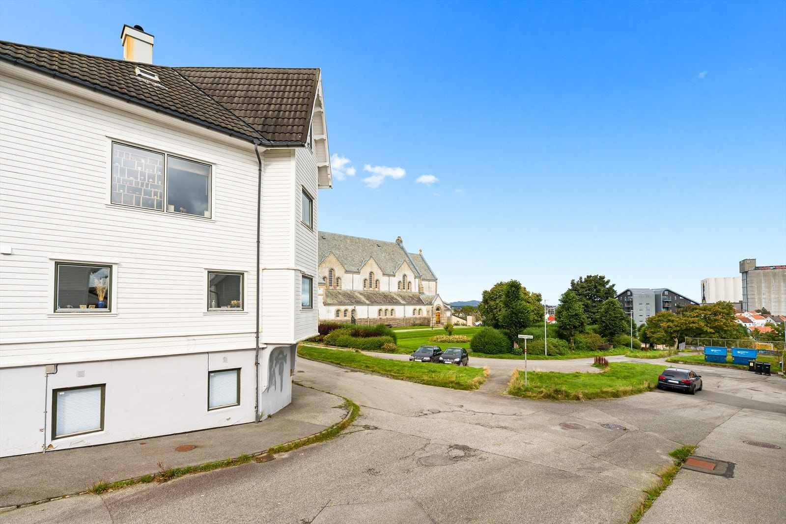 Sameiet består av tre seksjoner. Galleribilde