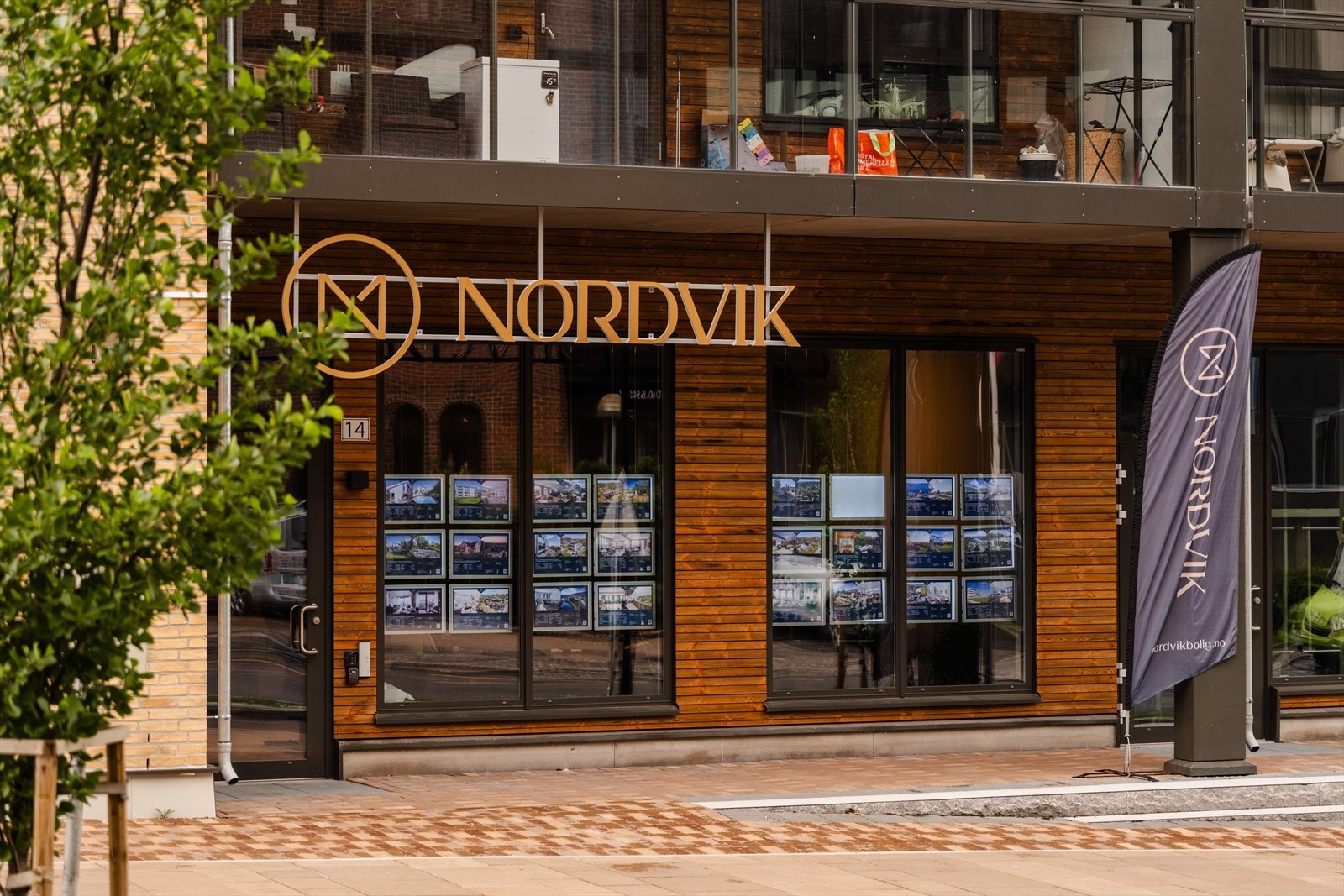 Vårt kontor ligger like ved leiligheten - ta en tur innom oss for prospekt og en kopp kaffe om du er interessert. Galleribilde