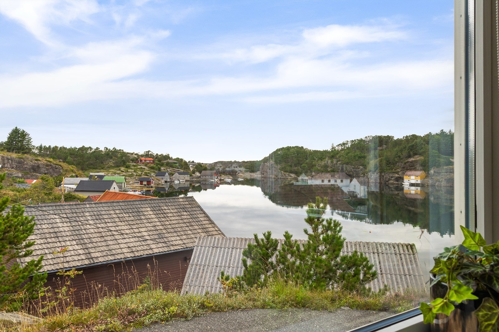 ...og bidrar samtidig til at den flotte sjøutsikten kommer til sin rett. Galleribilde
